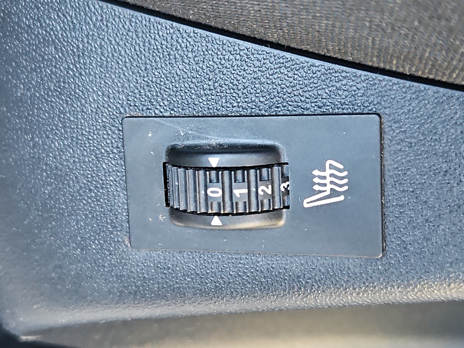 PEUGEOT 208 1.2 PureTech Style-image-16