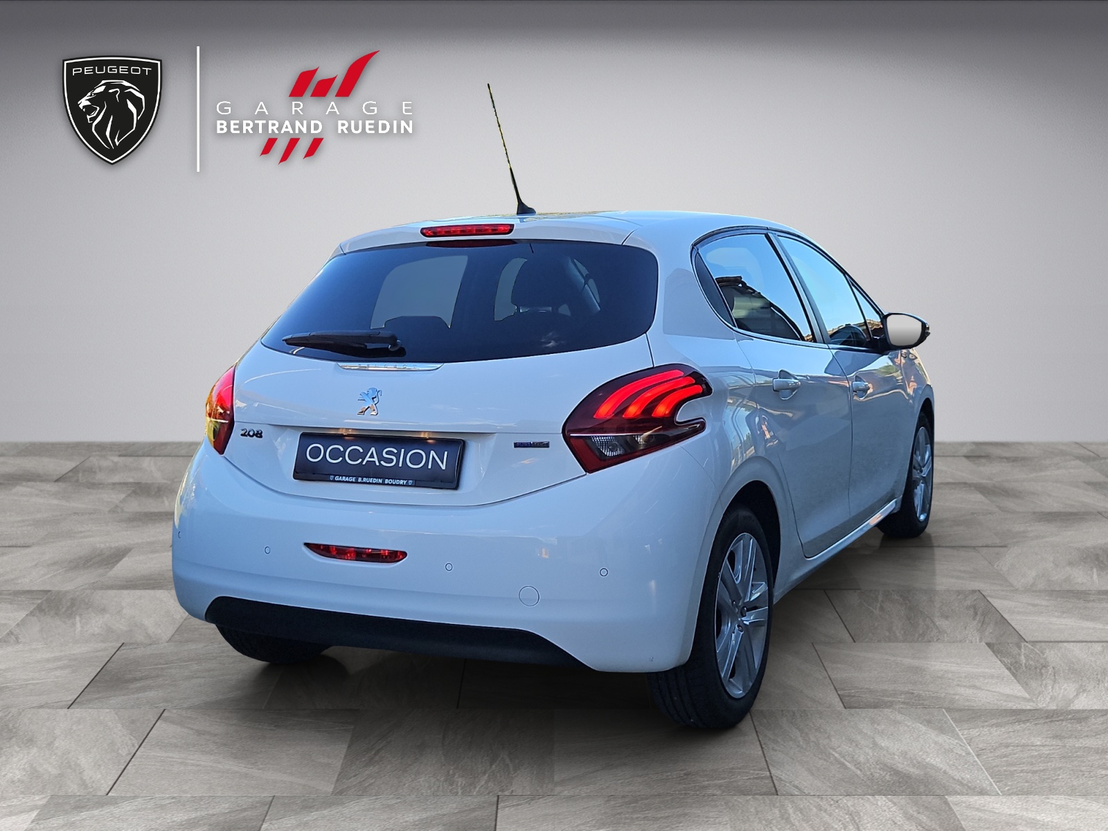 PEUGEOT 208 1.2 PureTech Style-image-7