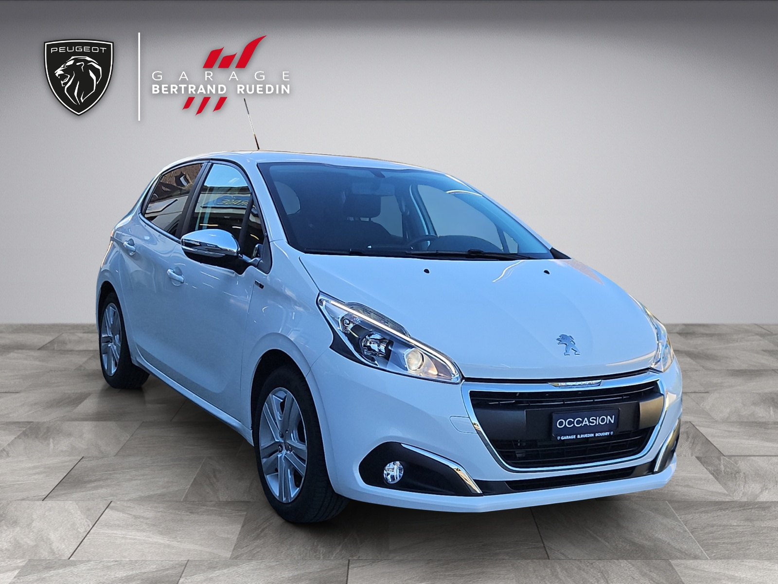 PEUGEOT 208 1.2 PureTech Style-image-5