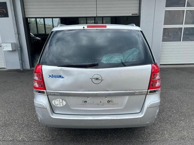 OPEL Zafira 2.2i 16V Enjoy-image-9