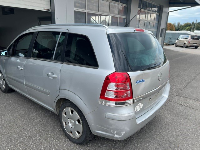 OPEL Zafira 2.2i 16V Enjoy-image-10