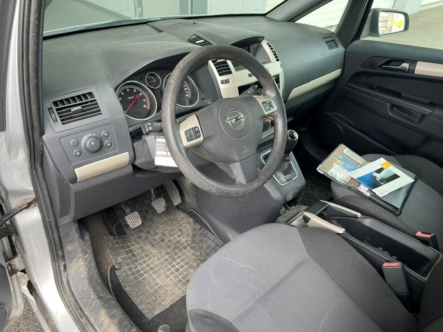 OPEL Zafira 2.2i 16V Enjoy-image-11