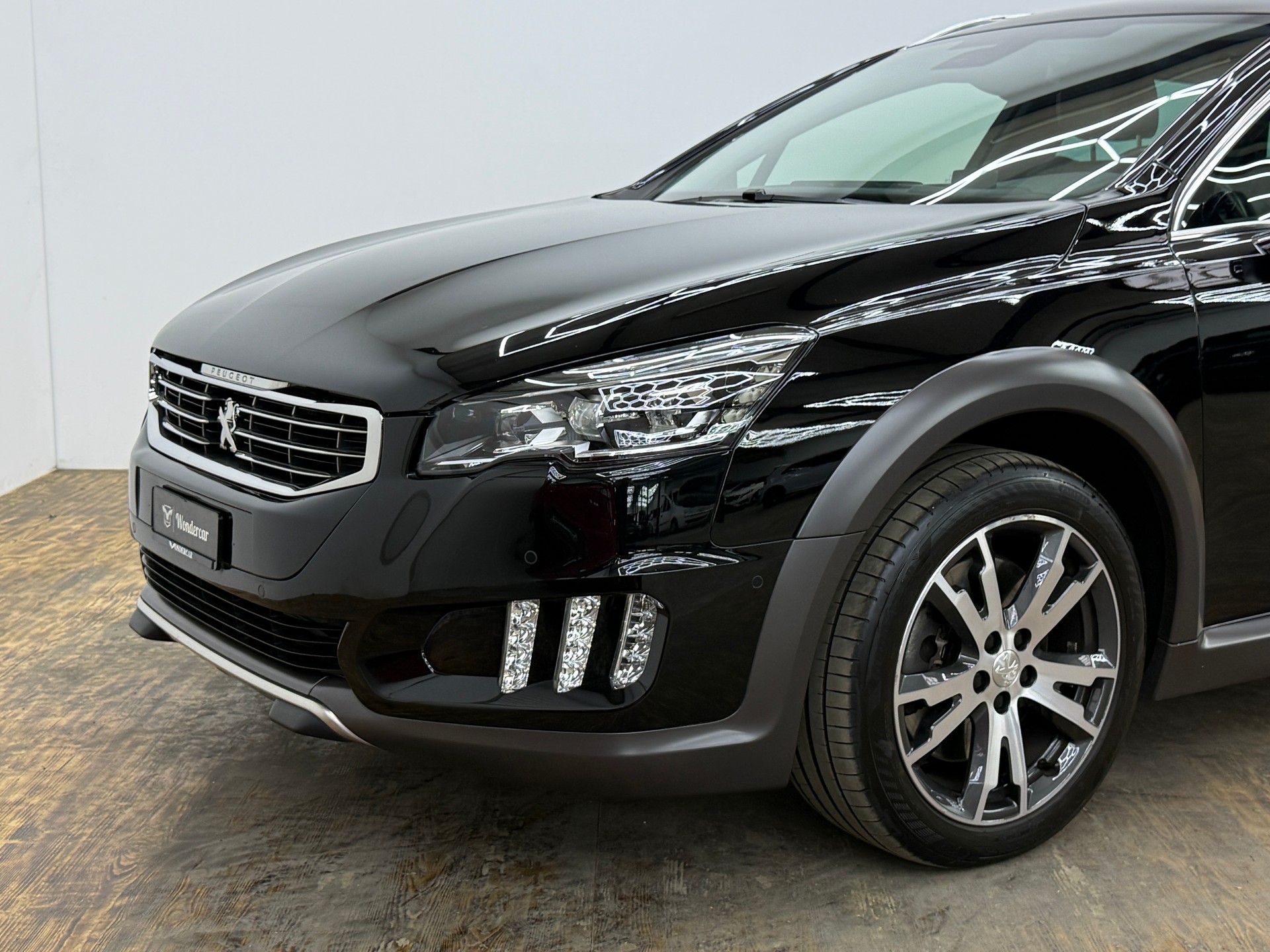 PEUGEOT 508 RXH 2.0 HDI Hybrid4 ETG6-image-4