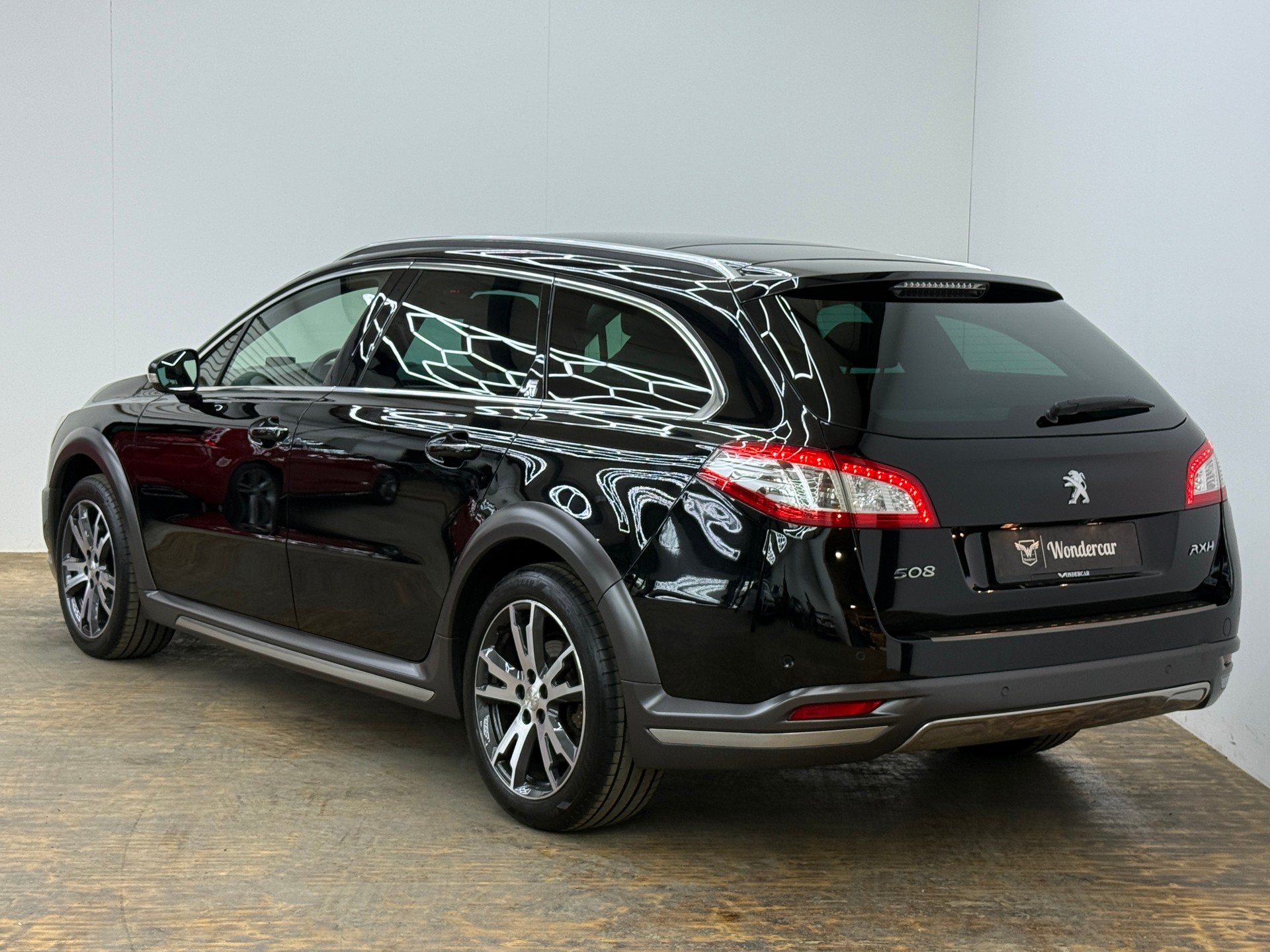 PEUGEOT 508 RXH 2.0 HDI Hybrid4 ETG6-image-9