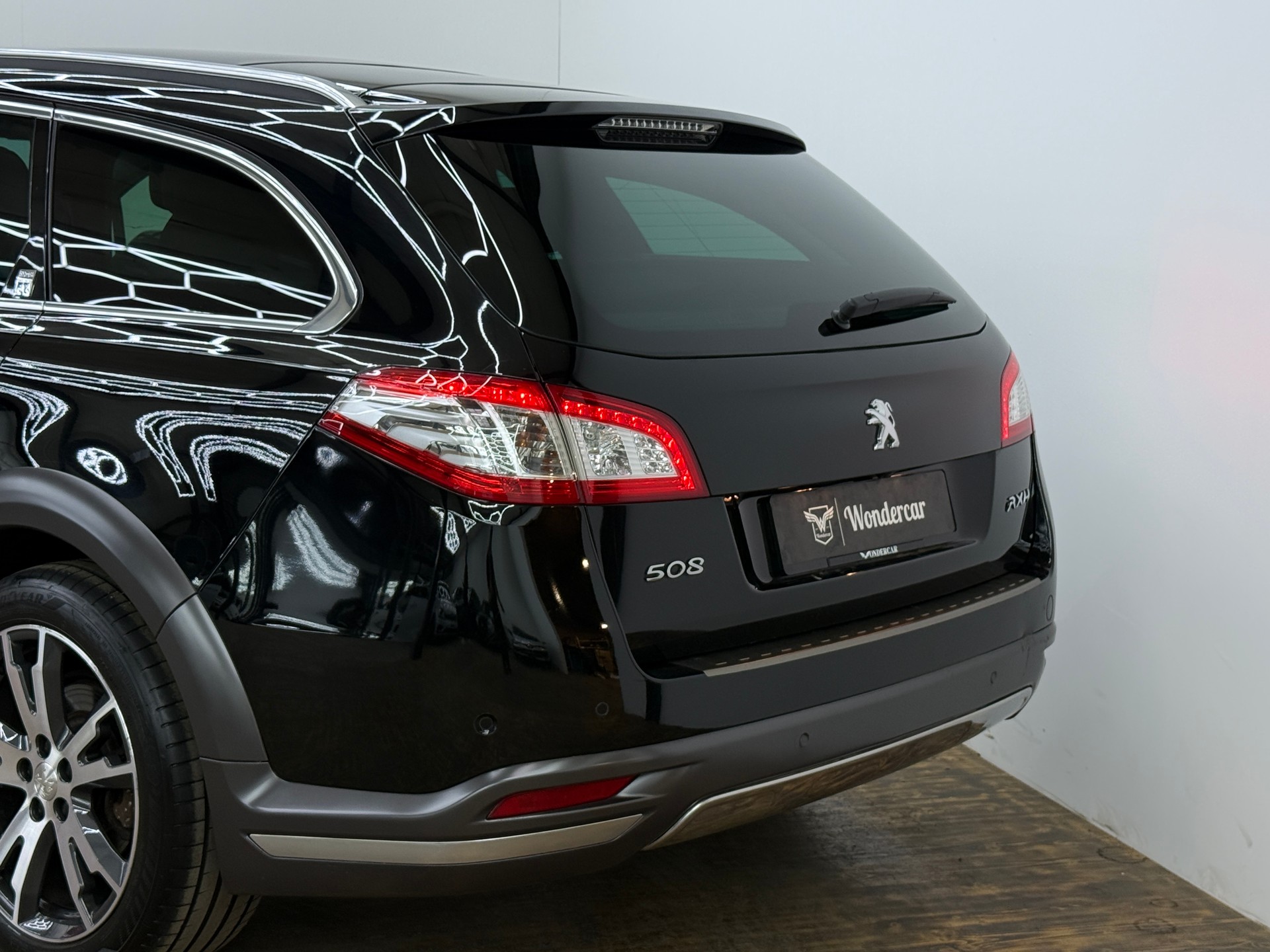 PEUGEOT 508 RXH 2.0 HDI Hybrid4 ETG6-image-10