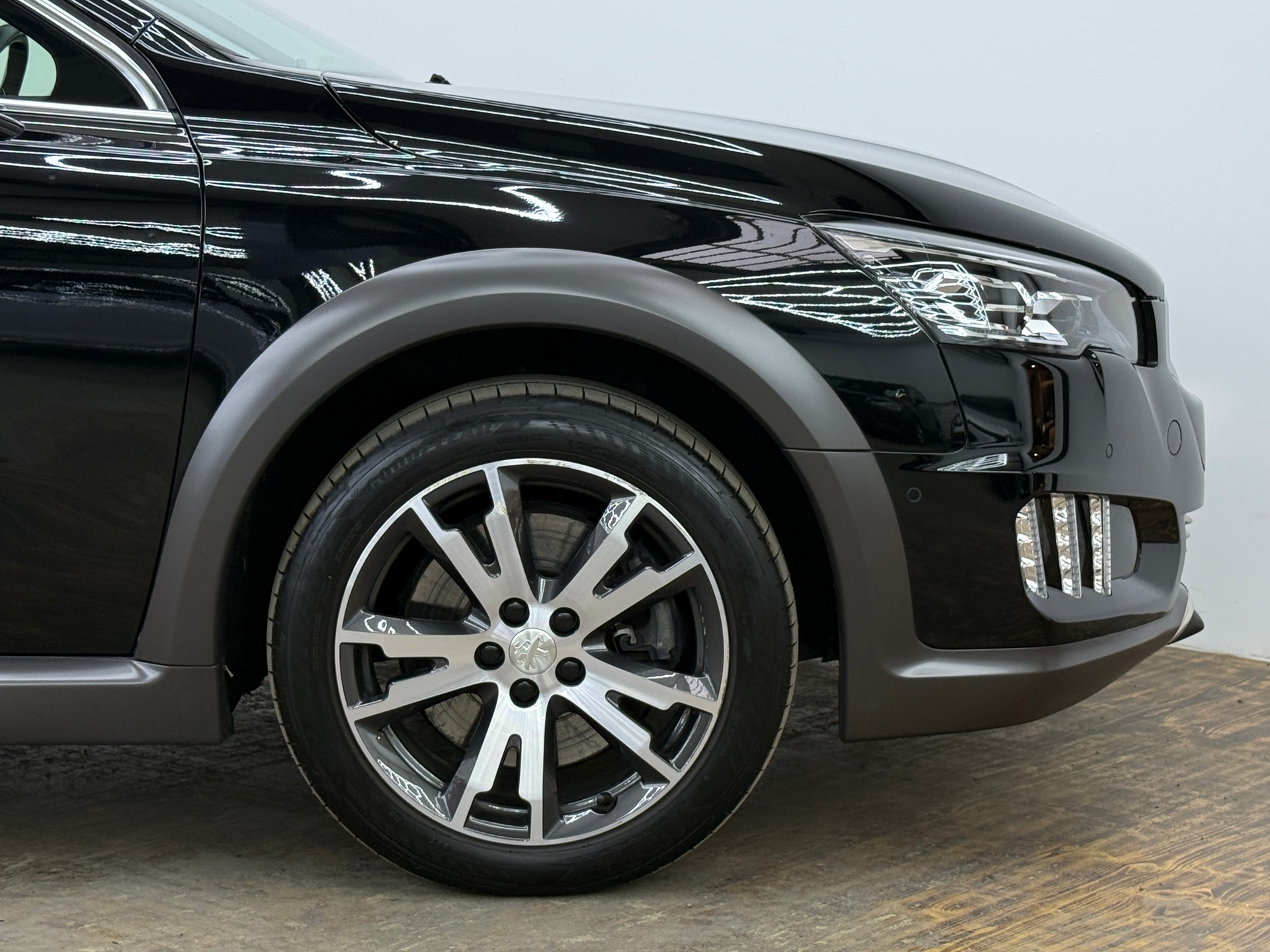 PEUGEOT 508 RXH 2.0 HDI Hybrid4 ETG6-image-17