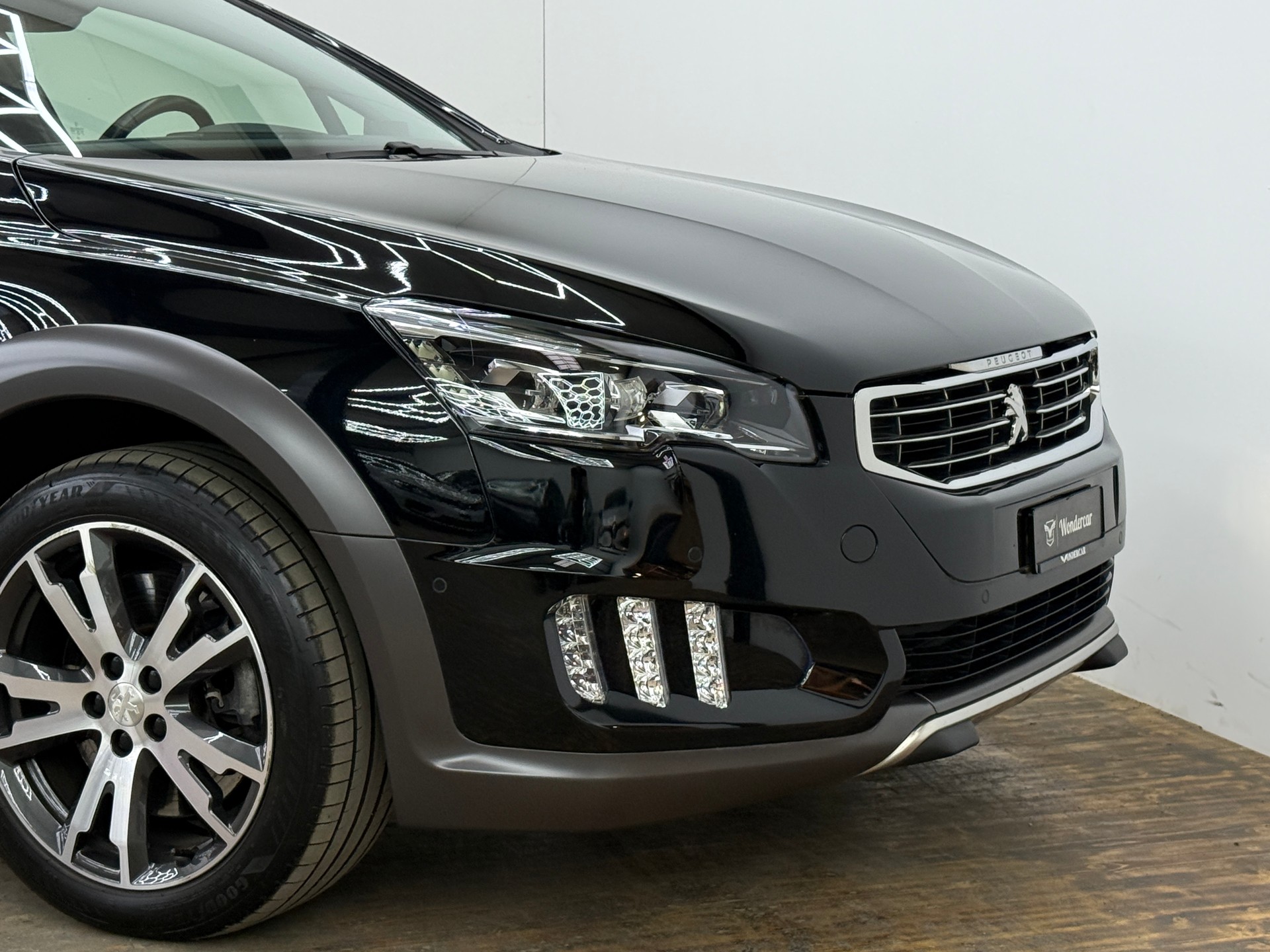 PEUGEOT 508 RXH 2.0 HDI Hybrid4 ETG6-image-1