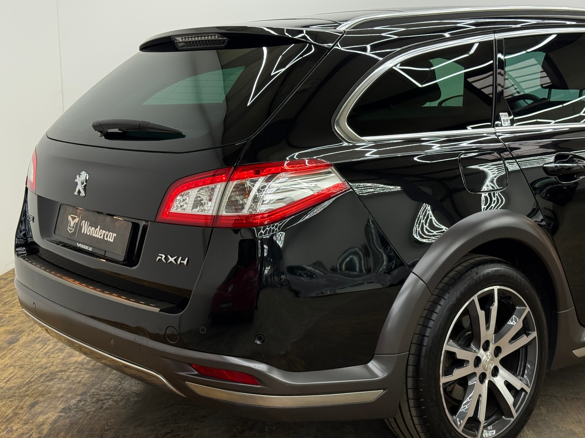 PEUGEOT 508 RXH 2.0 HDI Hybrid4 ETG6-image-13