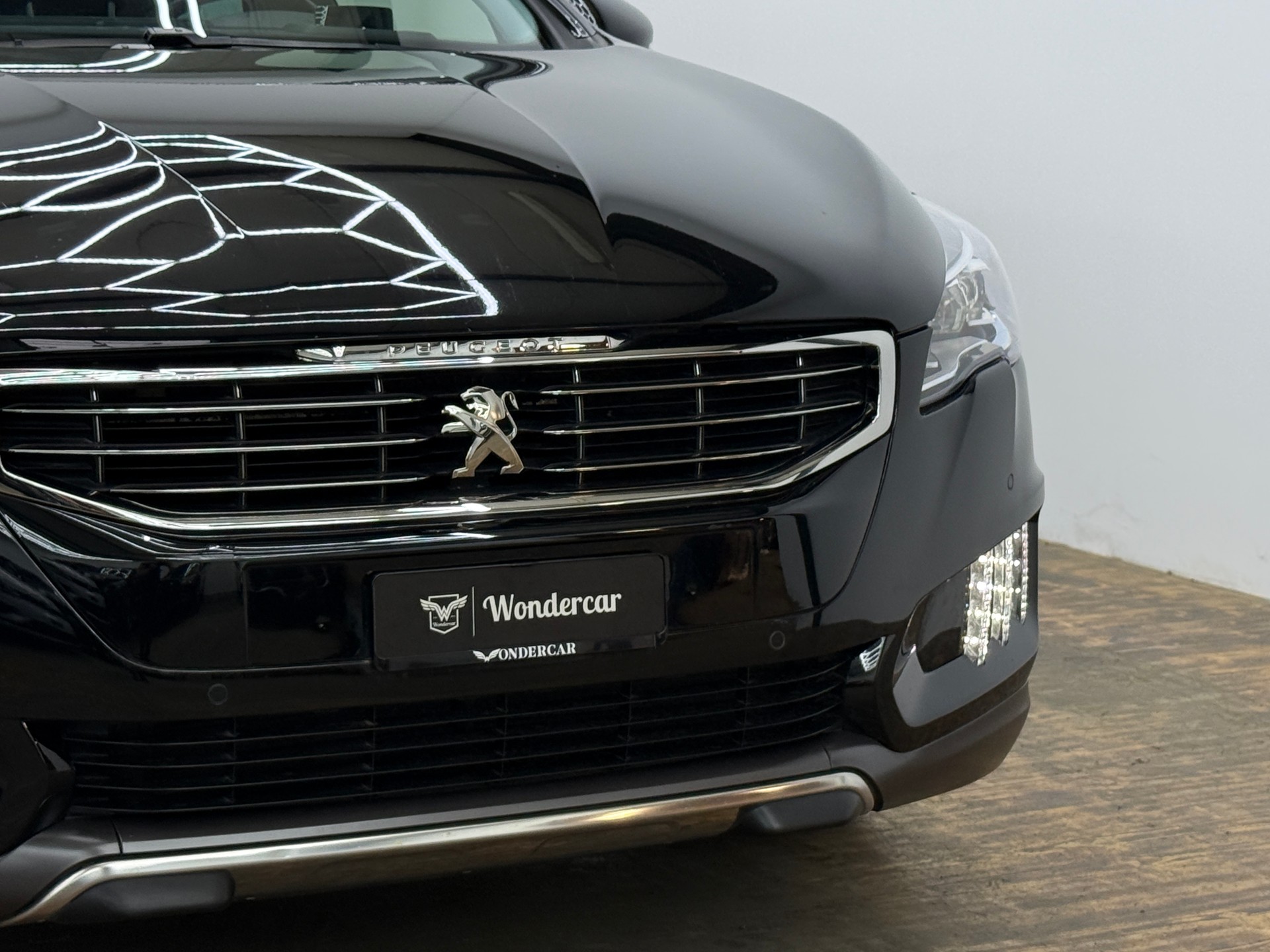 PEUGEOT 508 RXH 2.0 HDI Hybrid4 ETG6-image-3