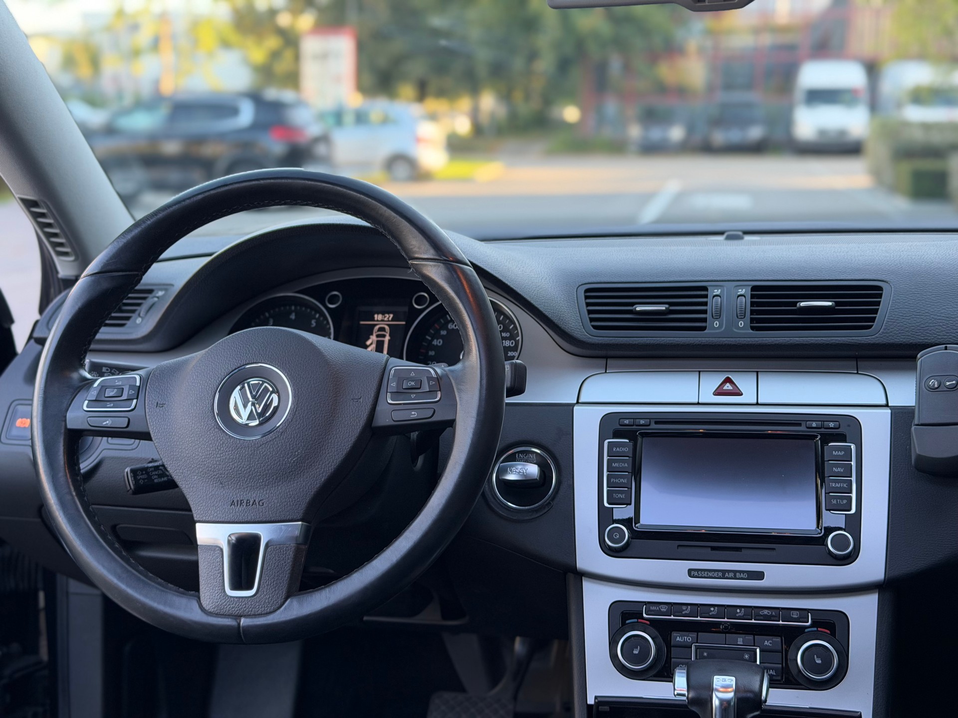 VW Passat Variant 3.2 V6 FSI R LINE 4Motion-image-9