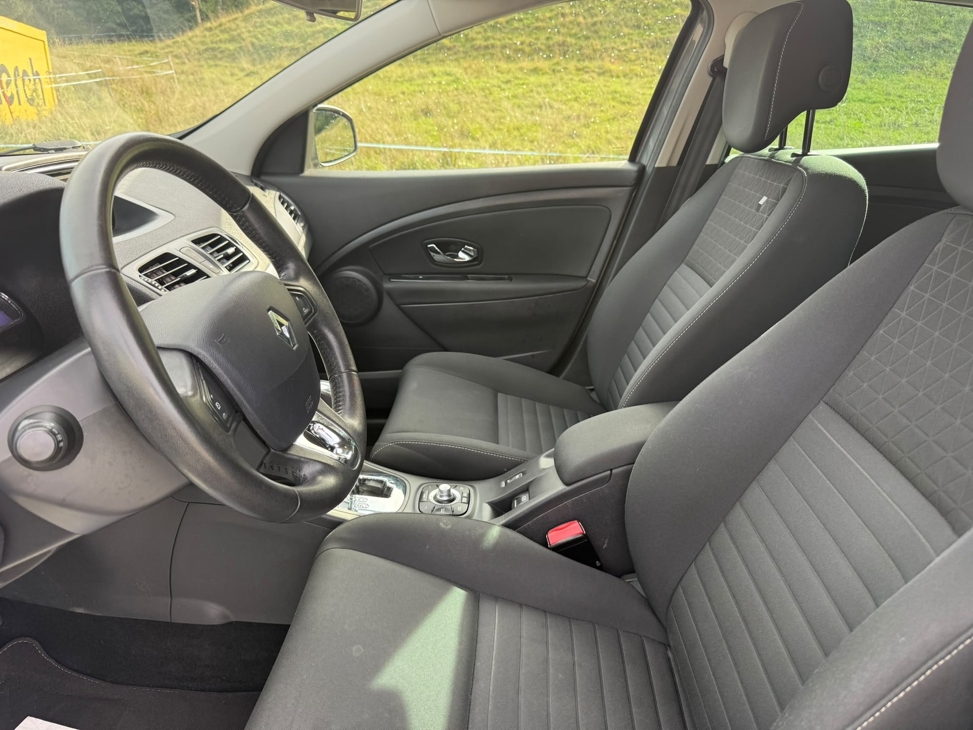 RENAULT Mégane 1.2 16V Turbo Limited EDC-image-14
