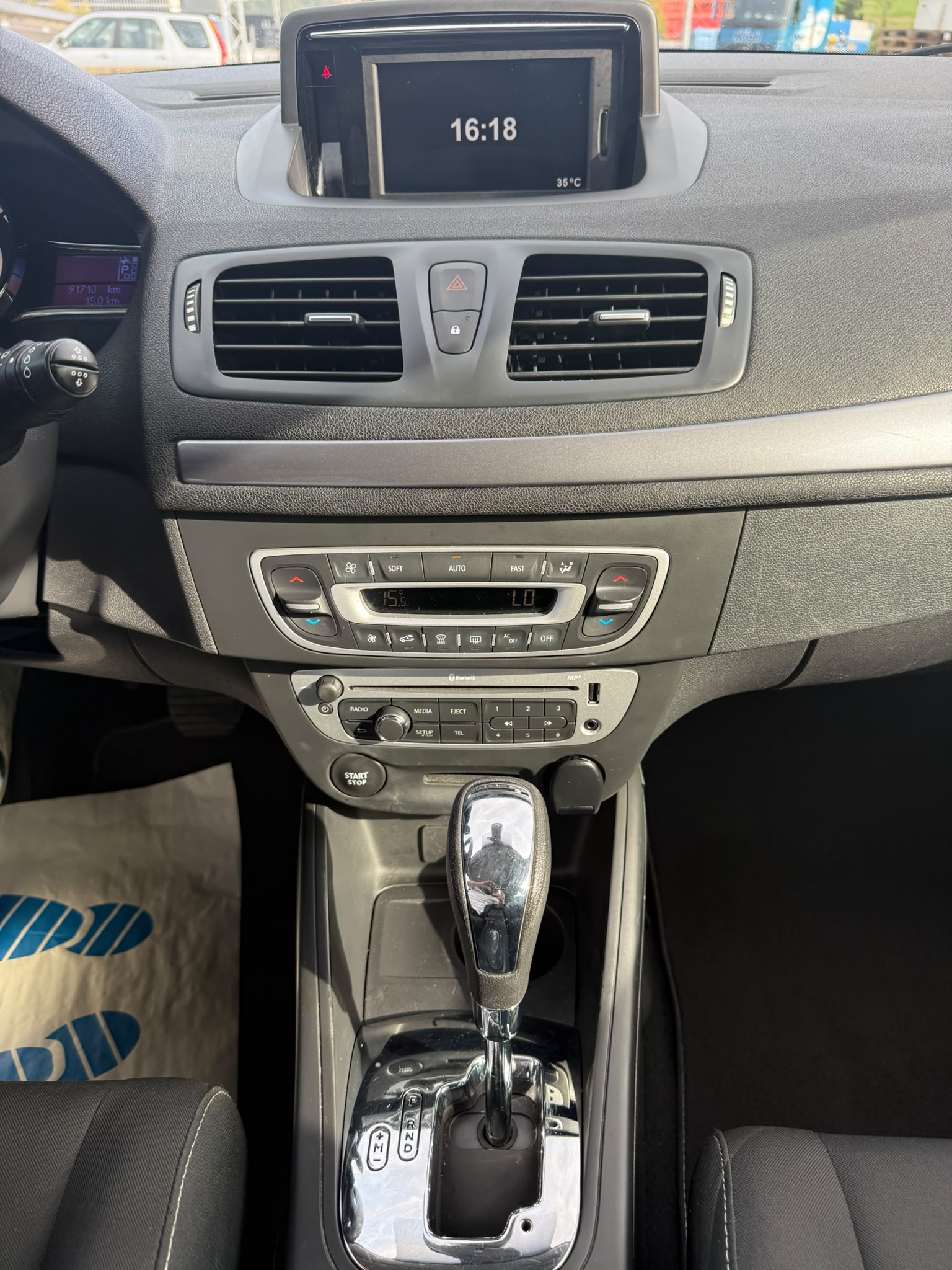 RENAULT Mégane 1.2 16V Turbo Limited EDC-image-12