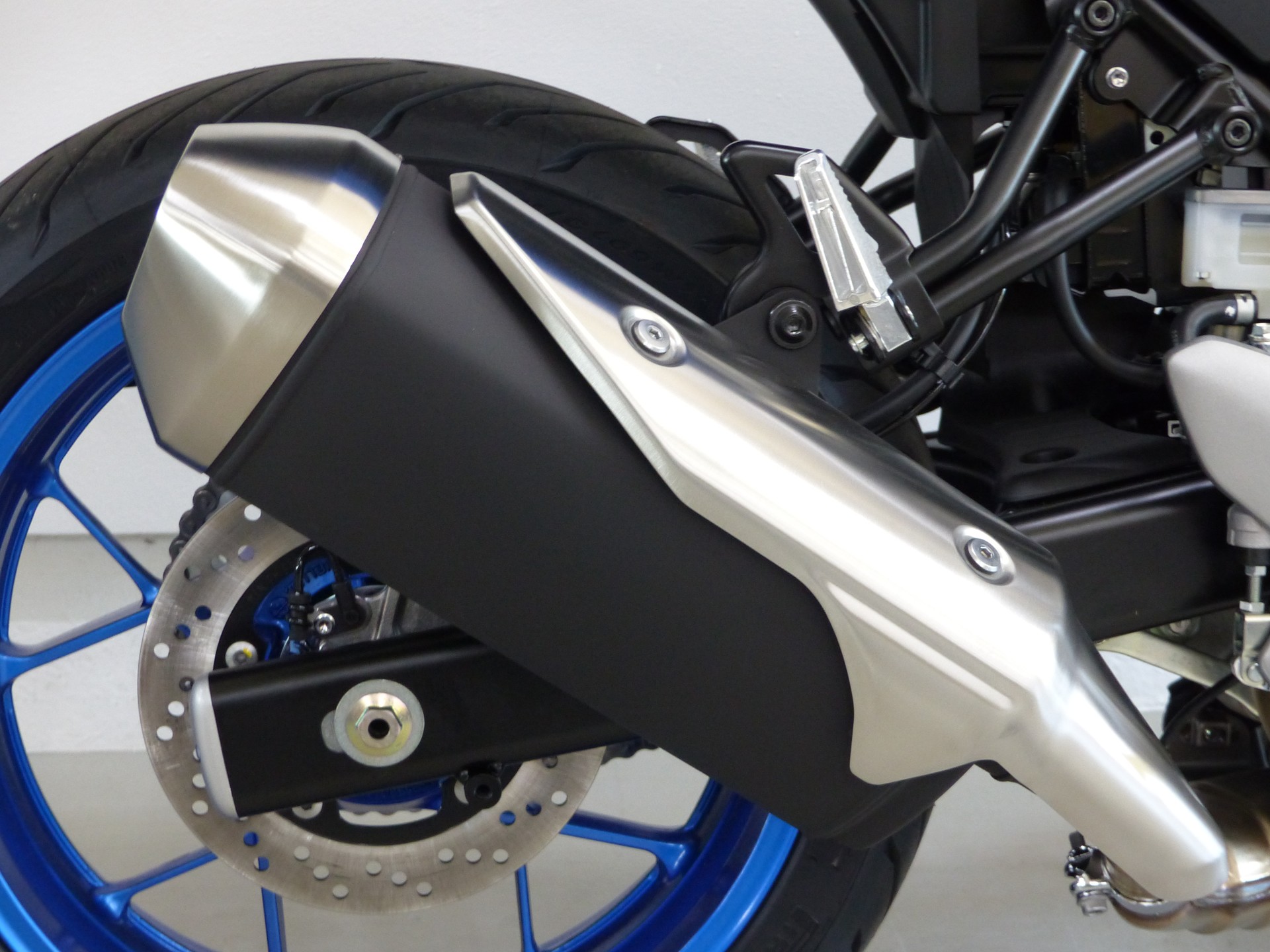 SUZUKI SV-7GX-showroom-element-3