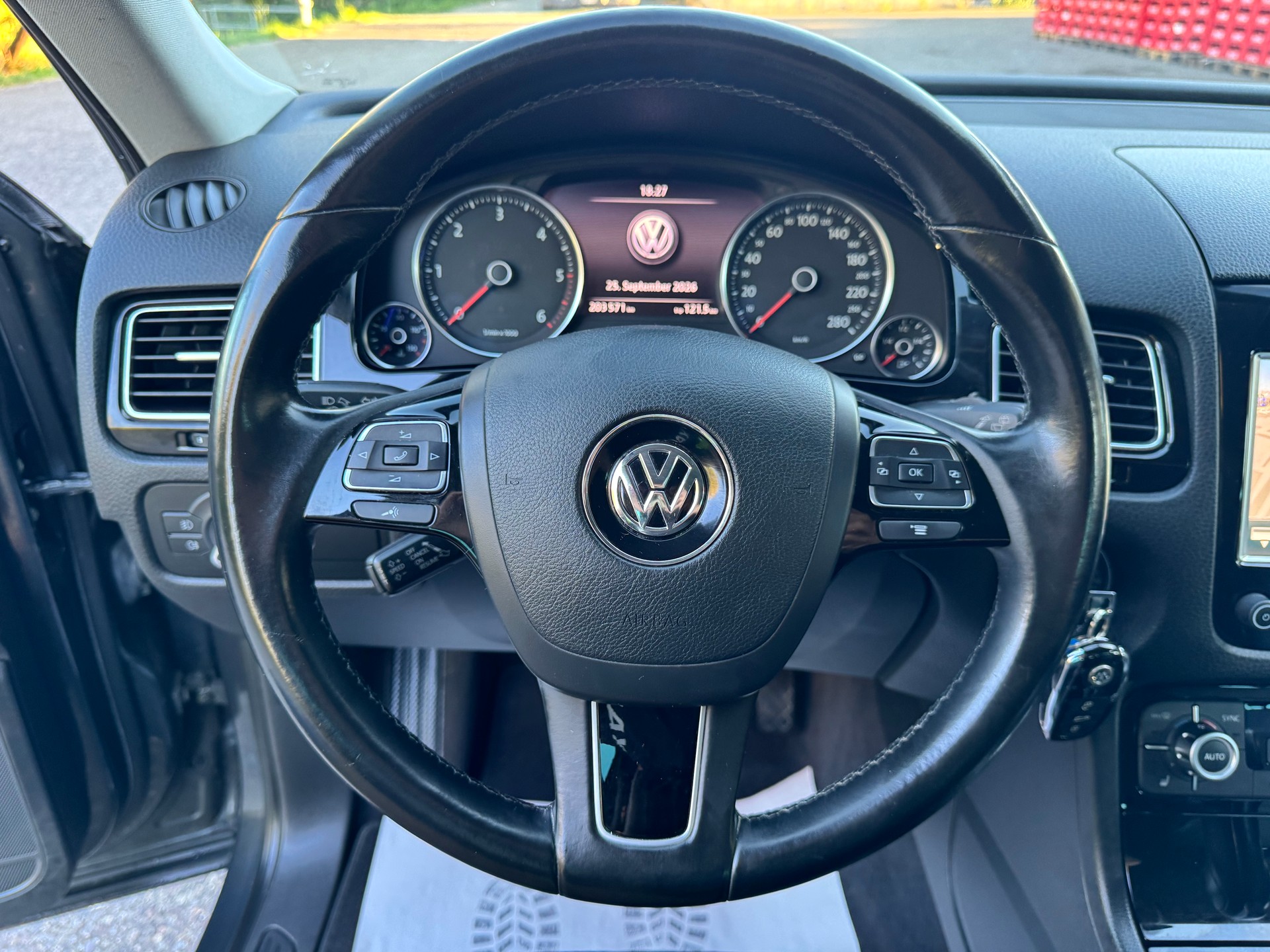 VW Touareg 3.0 TDI BlueMotion Technology Tiptronic-image-20