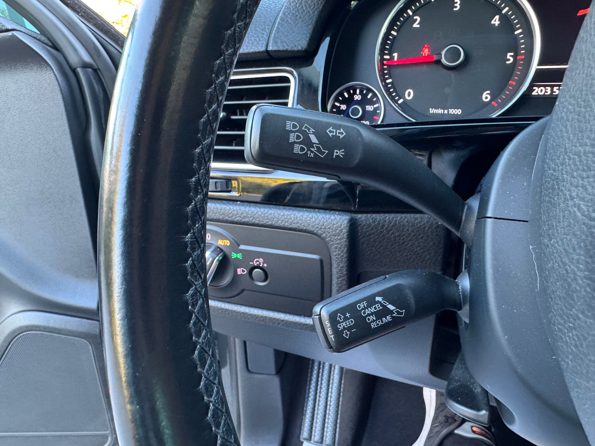 VW Touareg 3.0 TDI BlueMotion Technology Tiptronic-image-25