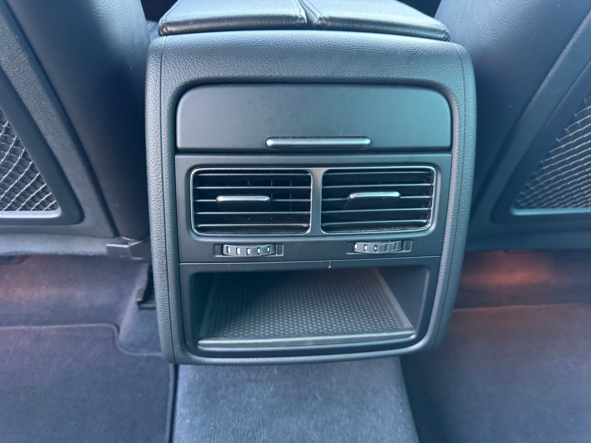 VW Touareg 3.0 TDI BlueMotion Technology Tiptronic-image-18
