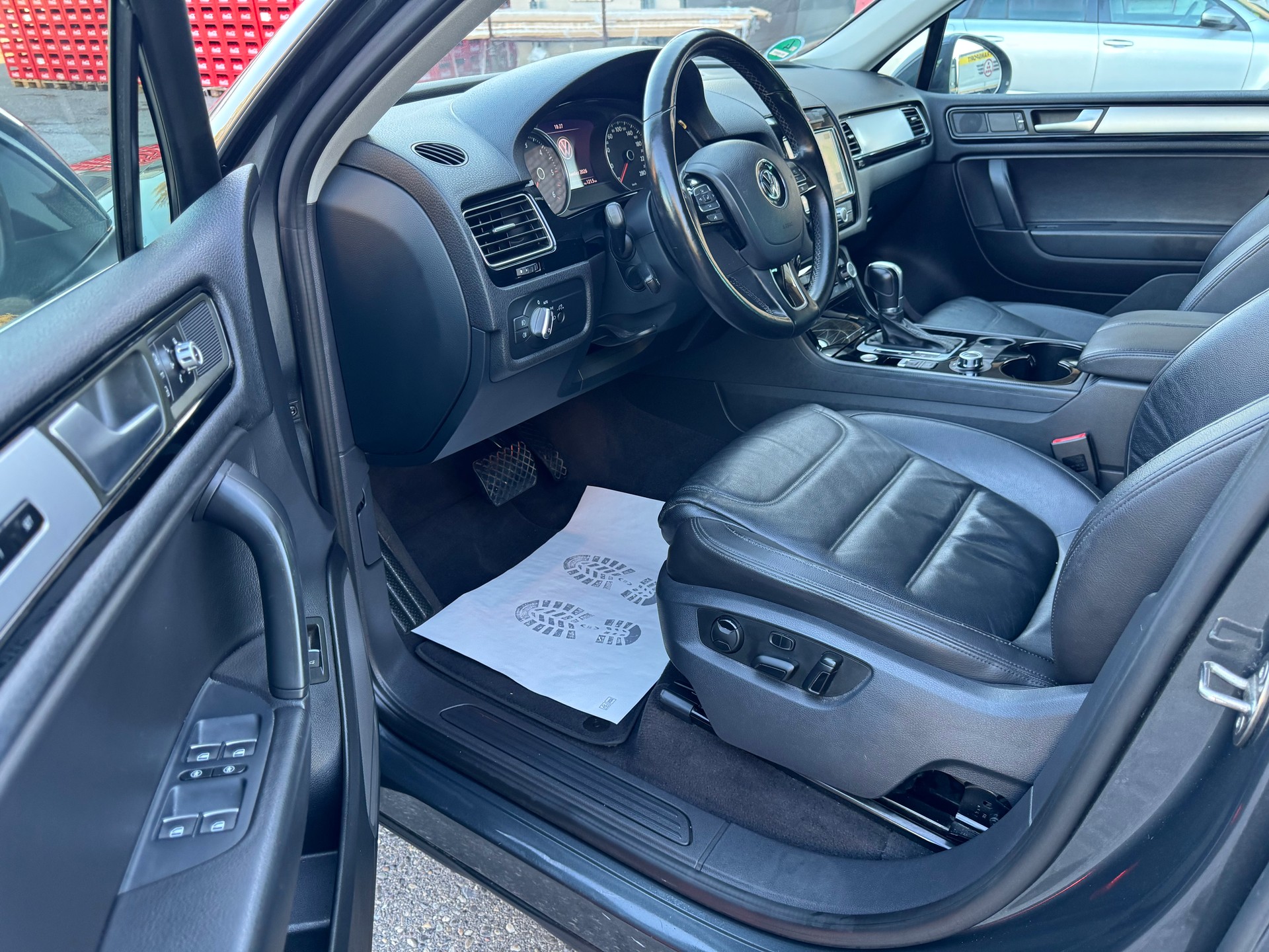 VW Touareg 3.0 TDI BlueMotion Technology Tiptronic-image-14