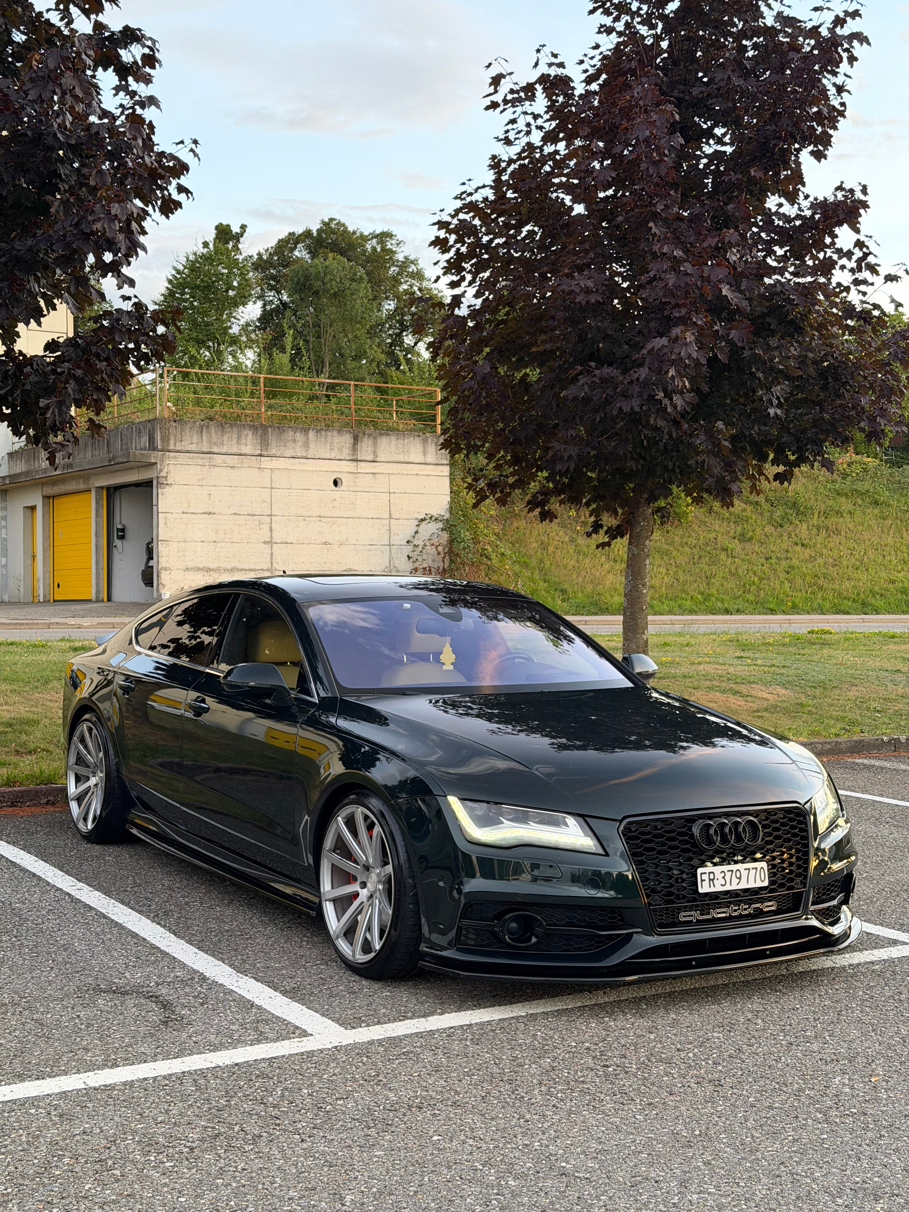 Car photo