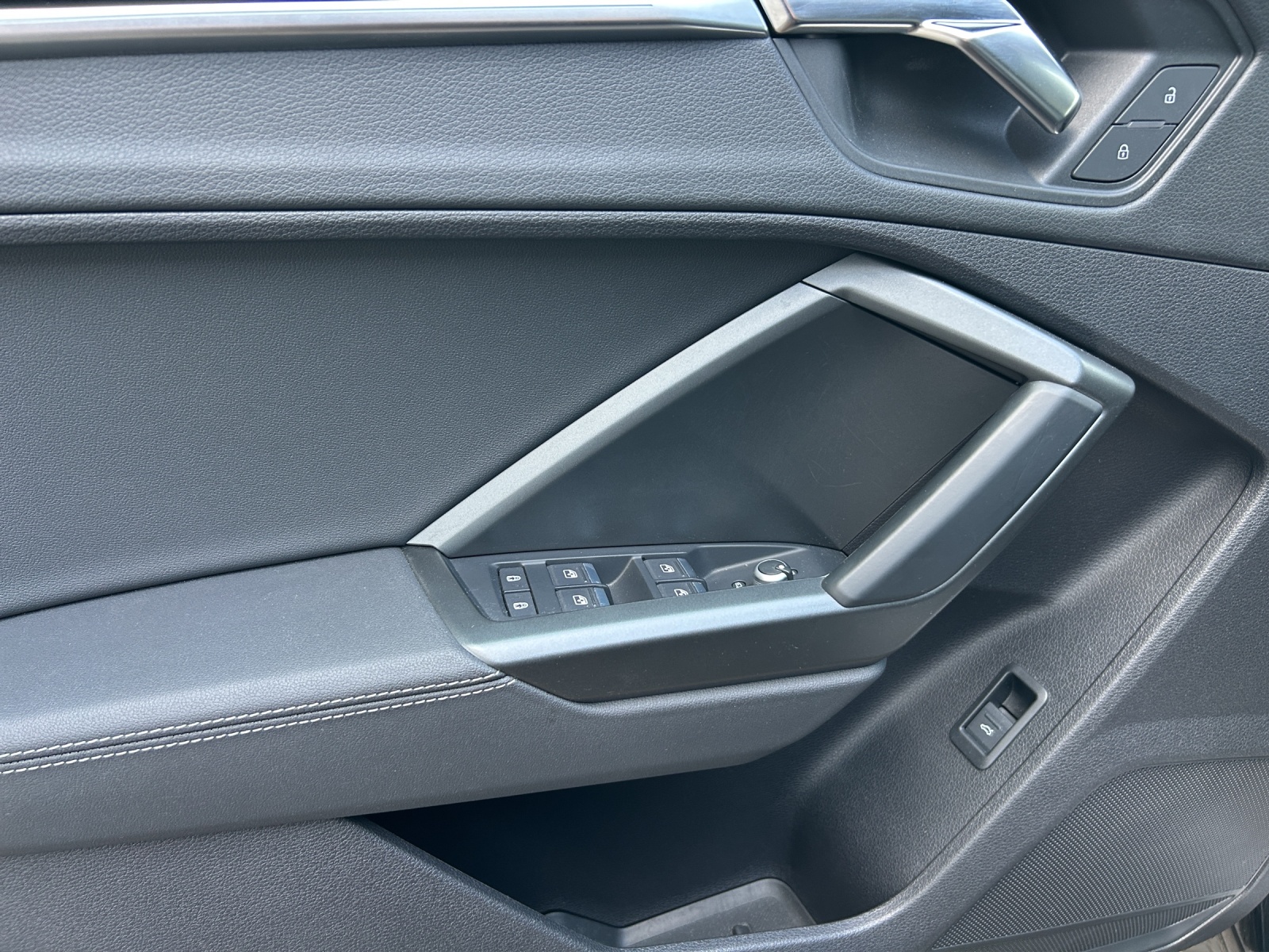 AUDI Q3 35 TFSI S line Attraction S-tronic-image-20