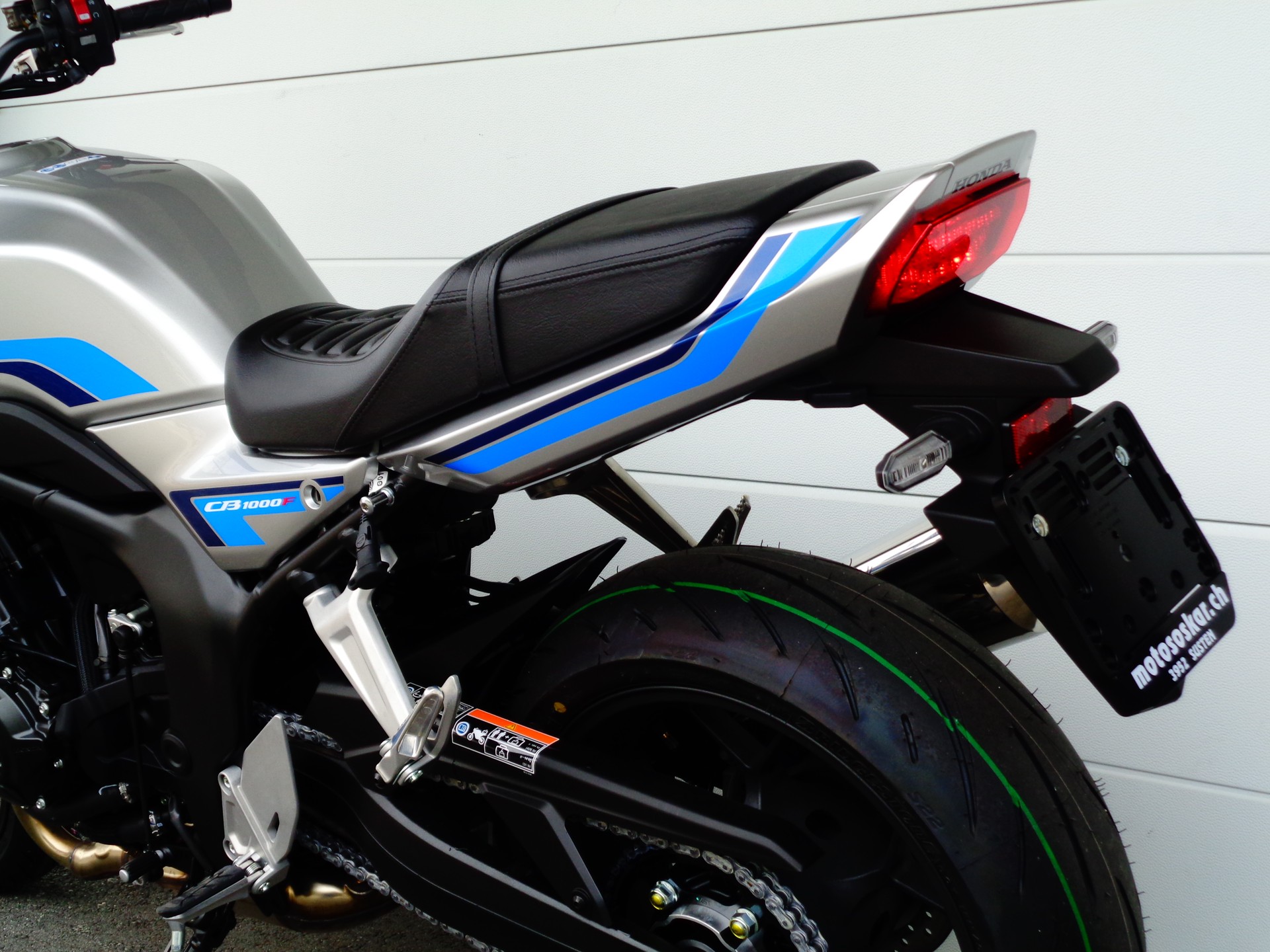 HONDA CB 1000 F A-image-8