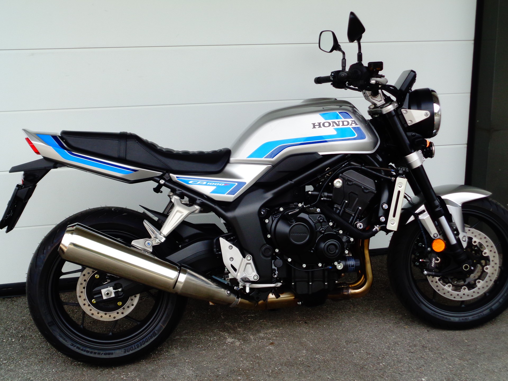 HONDA CB 1000 F A-showroom-element-2