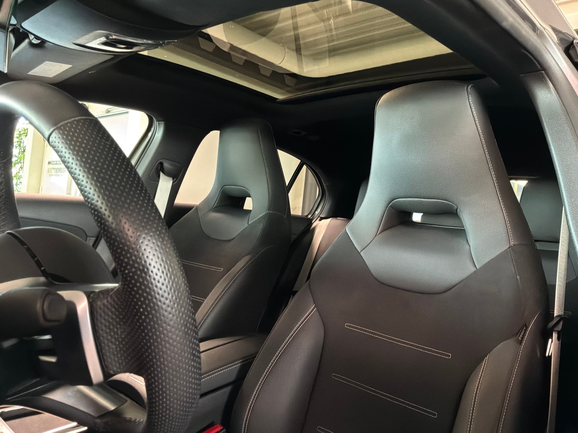 MERCEDES-BENZ A 250 4Matic 8G-DCT-image-11