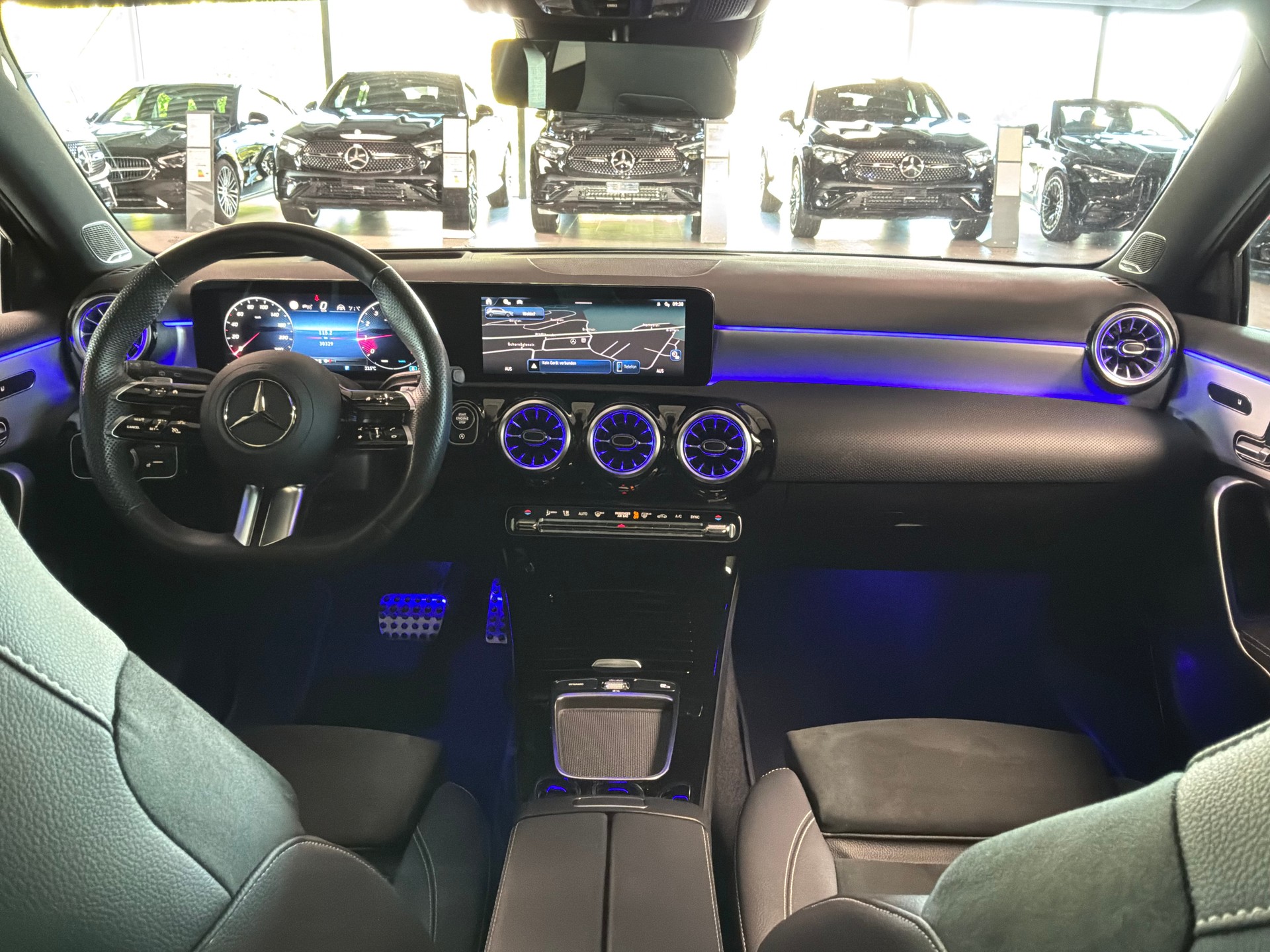 MERCEDES-BENZ A 250 4Matic 8G-DCT-image-10