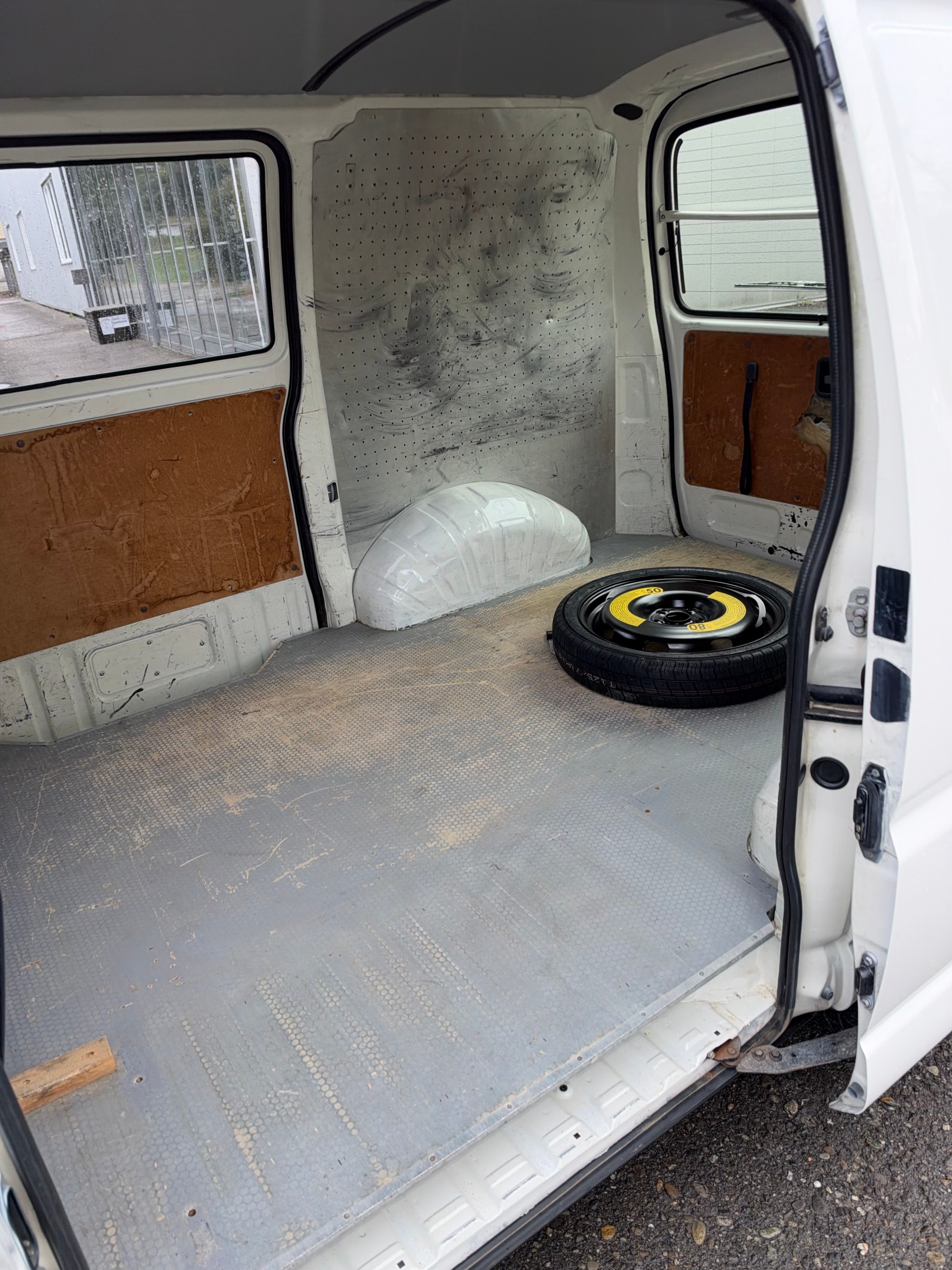 TOYOTA Hiace D-4D Kombi 4WD SWB-image-6