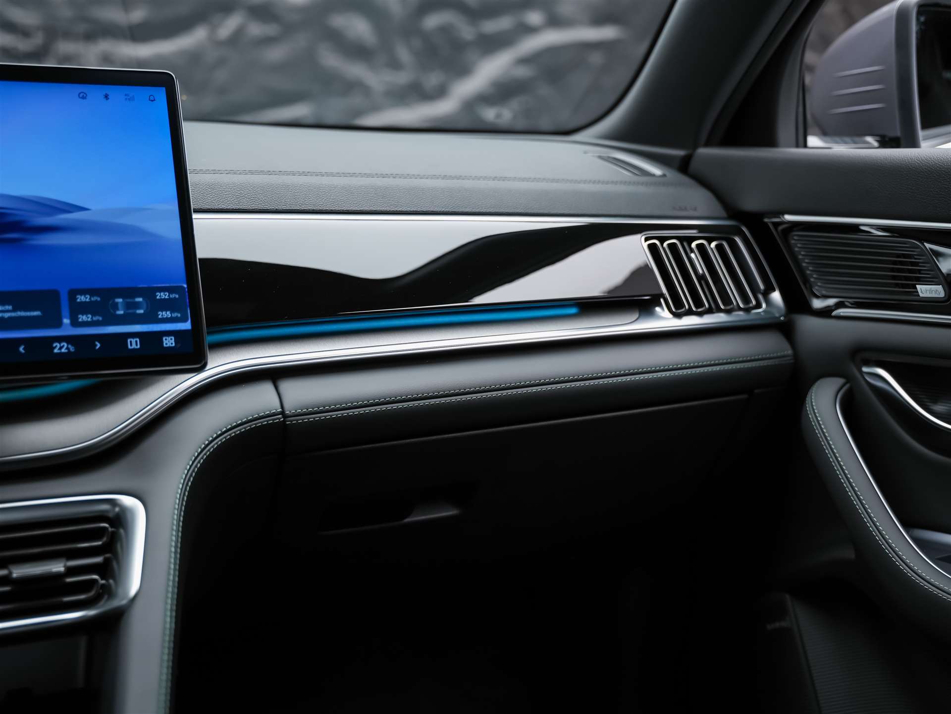 BYD Seal U DM-i Design AWD *SOFORT Verfügbar*Werksgarantie*Lenkradheizung*Sitzbelüftung*360° Kamera*-image-22