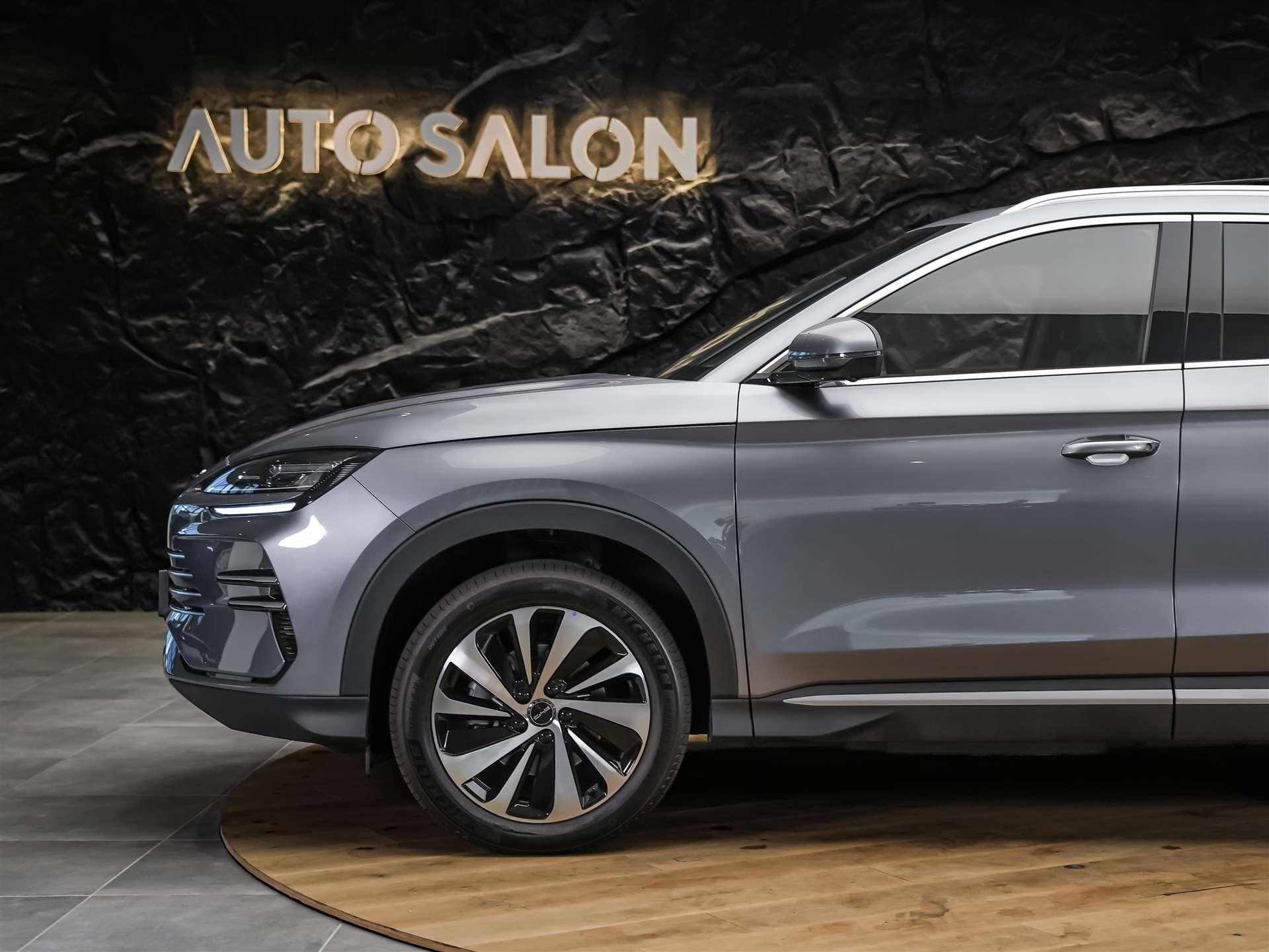 BYD Seal U DM-i Design AWD *SOFORT Verfügbar*Werksgarantie*Lenkradheizung*Sitzbelüftung*360° Kamera*-image-17