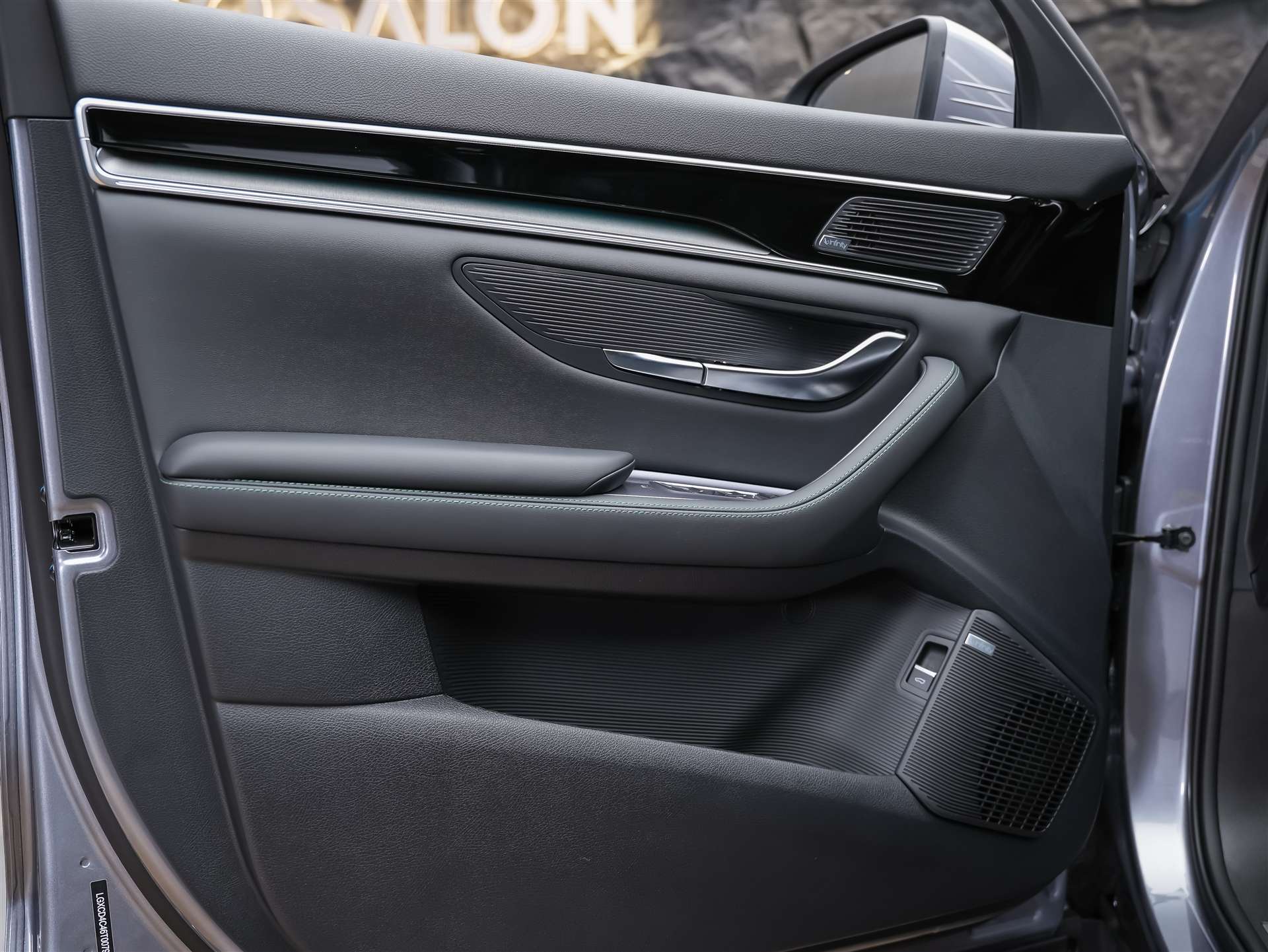 BYD Seal U DM-i Design AWD *SOFORT Verfügbar*Werksgarantie*Lenkradheizung*Sitzbelüftung*360° Kamera*-image-24