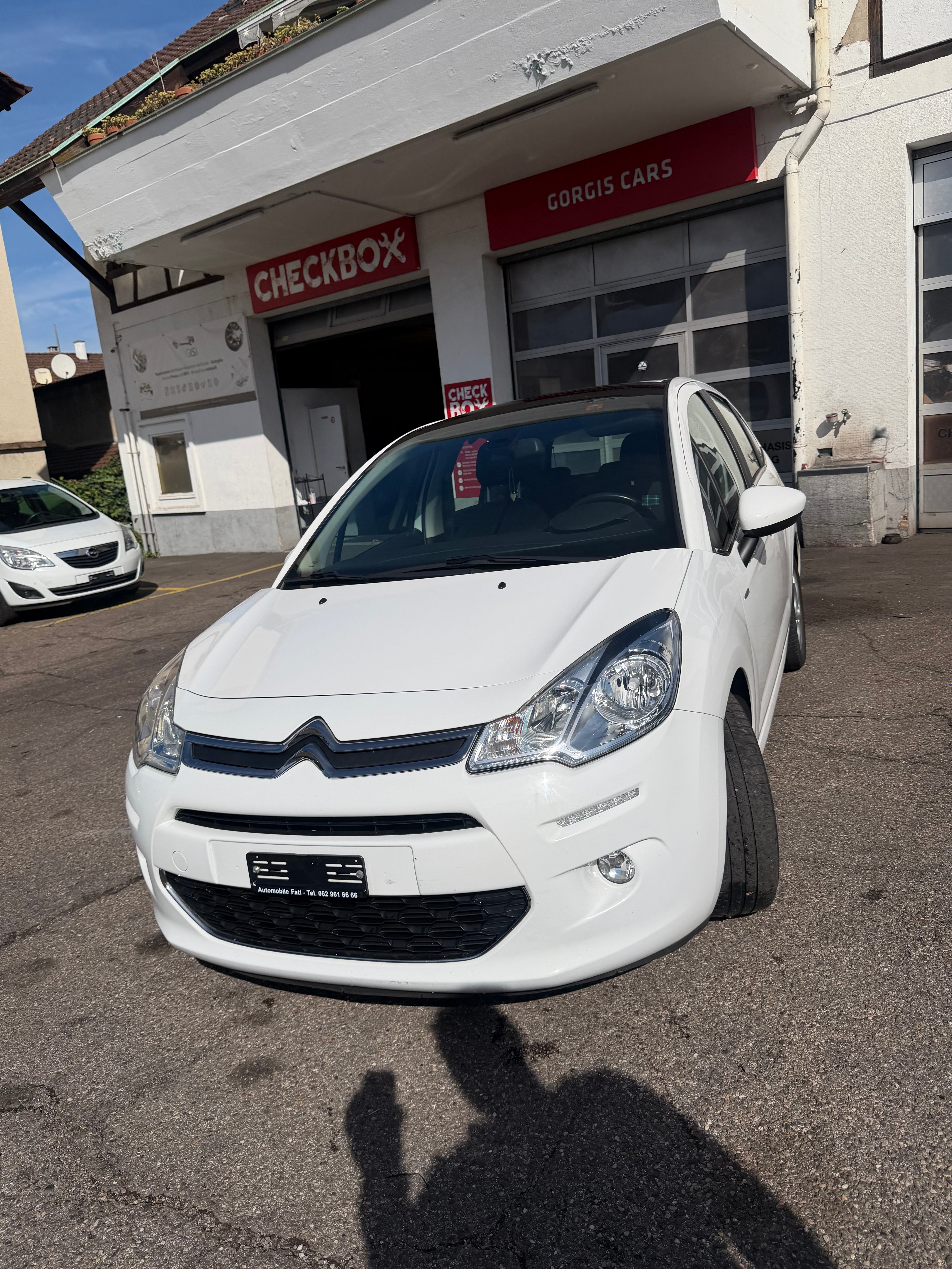 Car photo