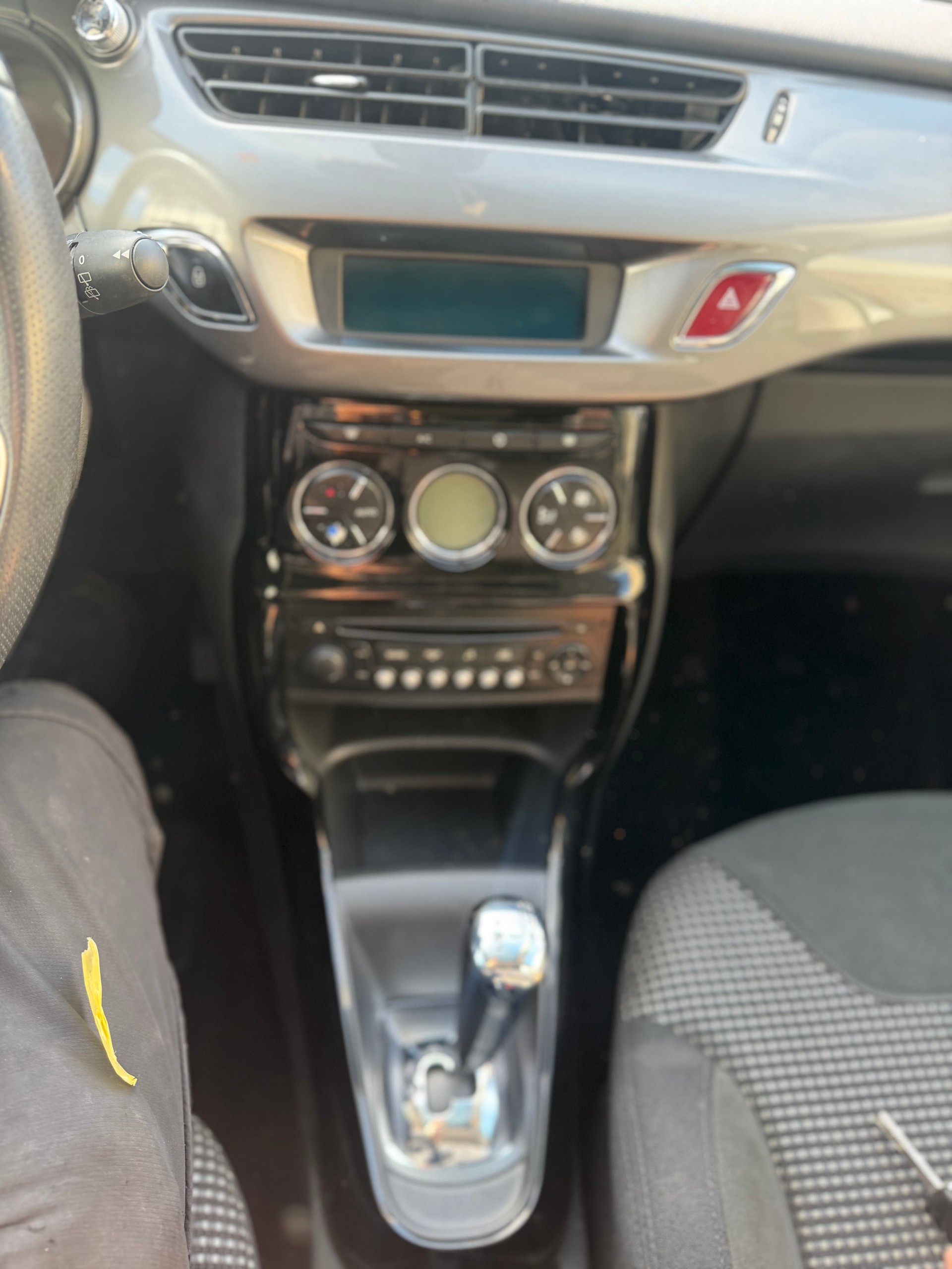CITROEN C3 1.4i 16V Exclusive EGS5-image-8