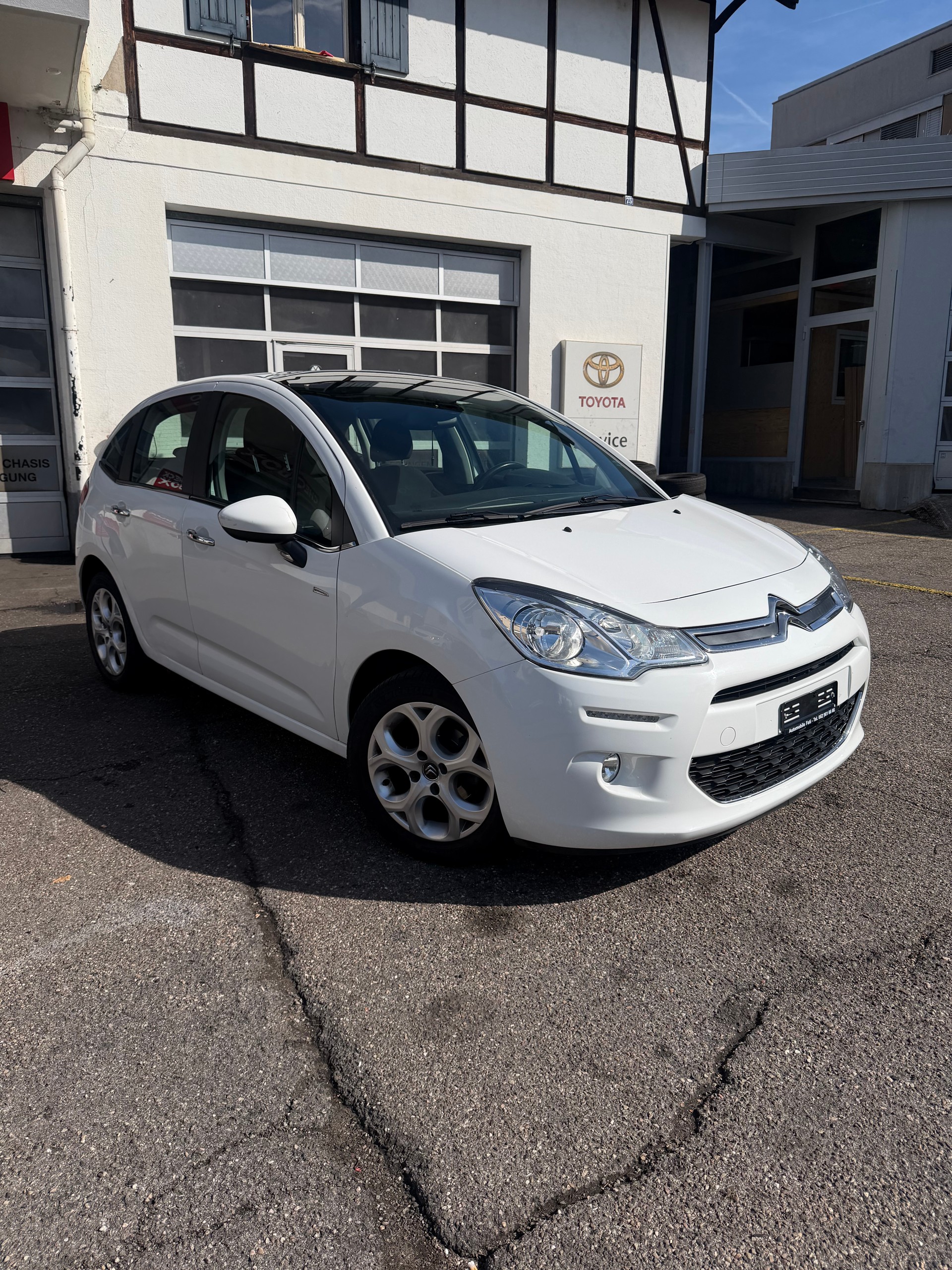 CITROEN C3 1.4i 16V Exclusive EGS5-image-1