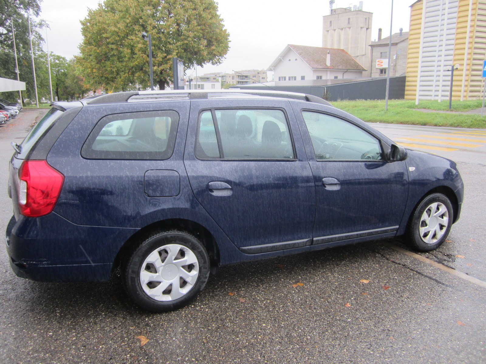 DACIA Logan MCV 1.5 dCi 90 Lauréate-image-3