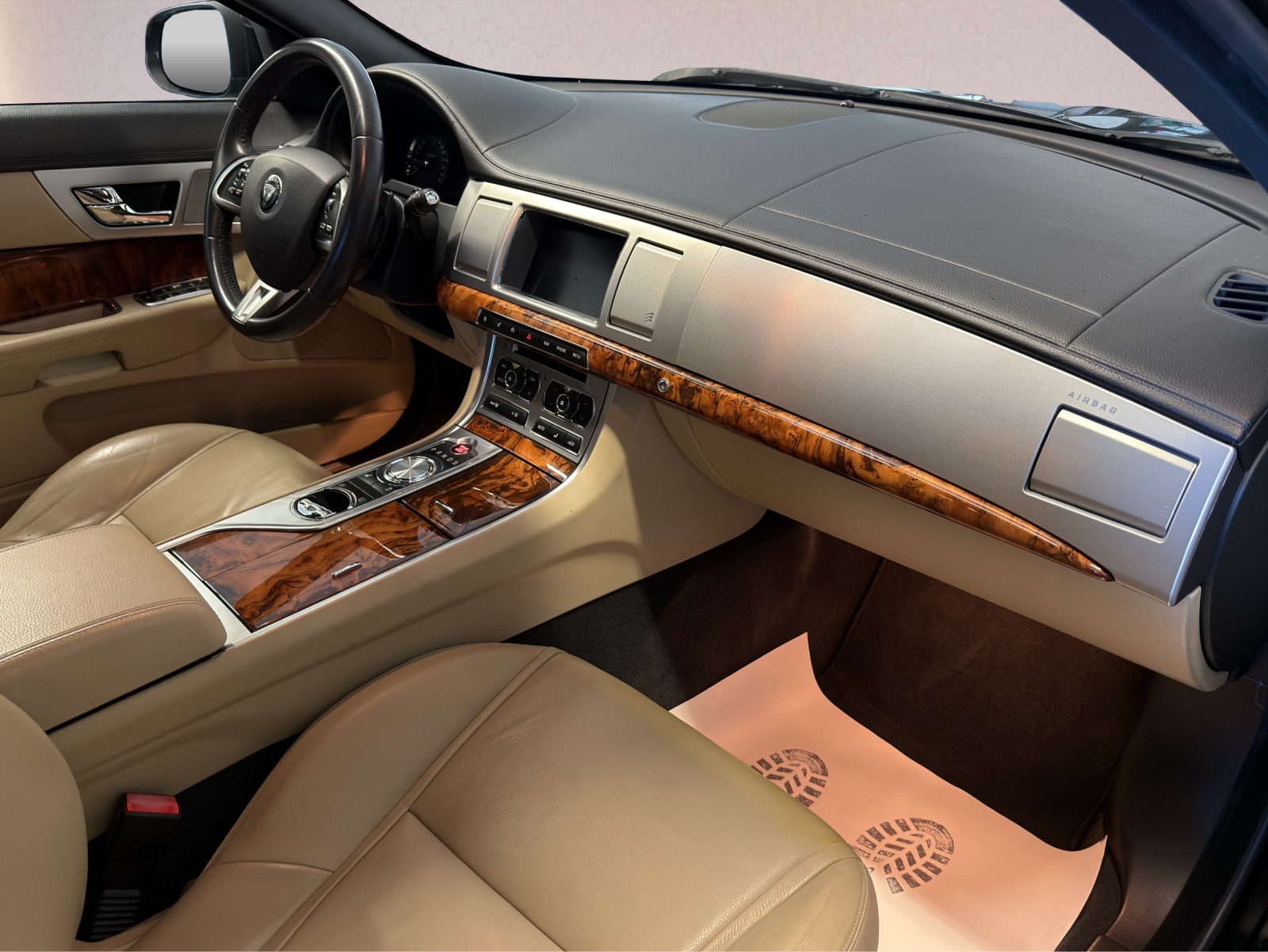 JAGUAR XF 3.0 V6 S/C 4x4-image-12