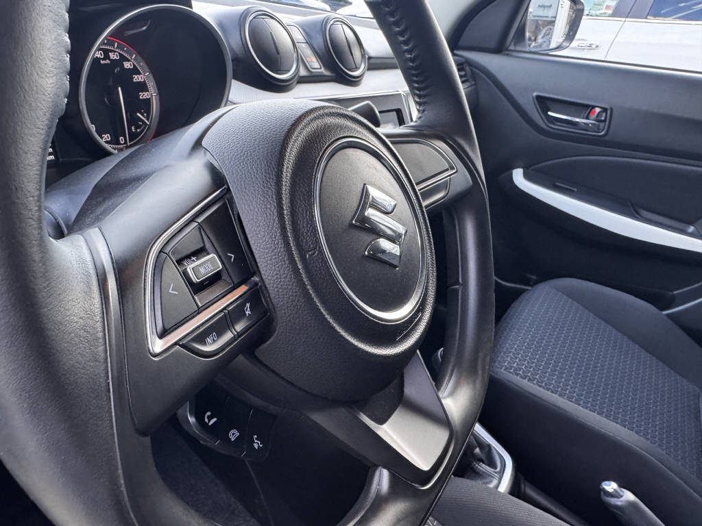 SUZUKI Swift 1.2 Compact Top Hybrid 4x4-image-13