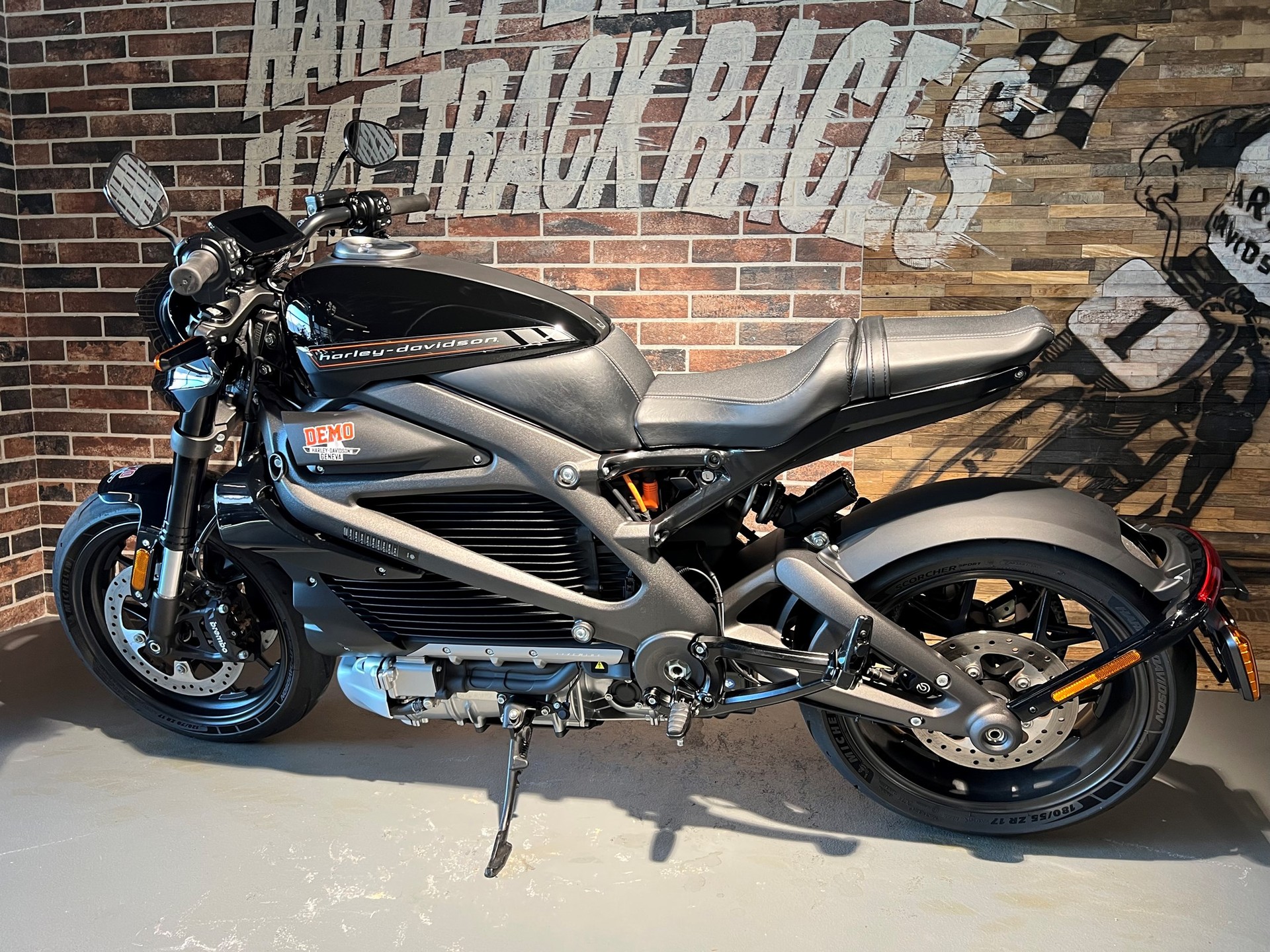 HARLEY-DAVIDSON Live Wire-showroom-element-3