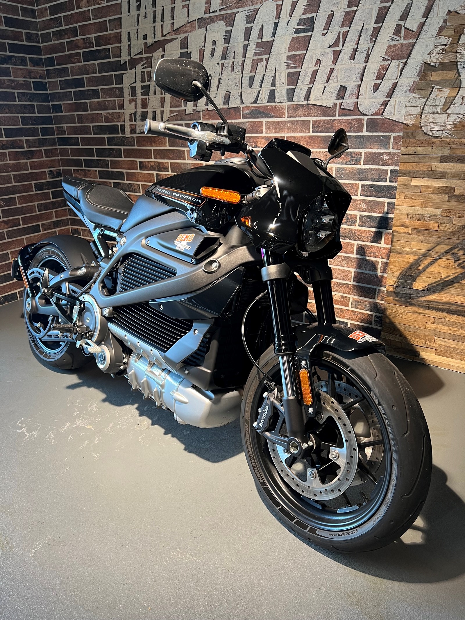 HARLEY-DAVIDSON Live Wire-showroom-element-2