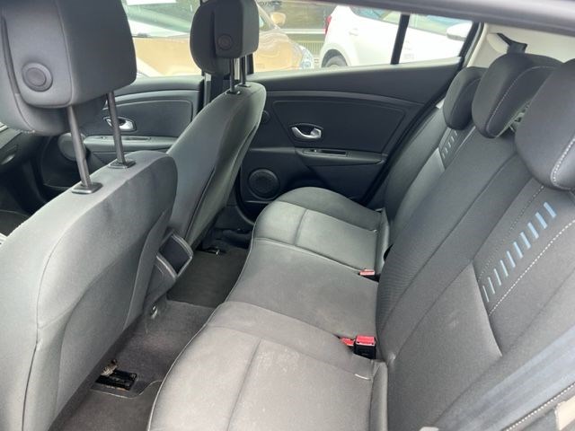 RENAULT Mégane 1.6 16V Dynamique-image-8