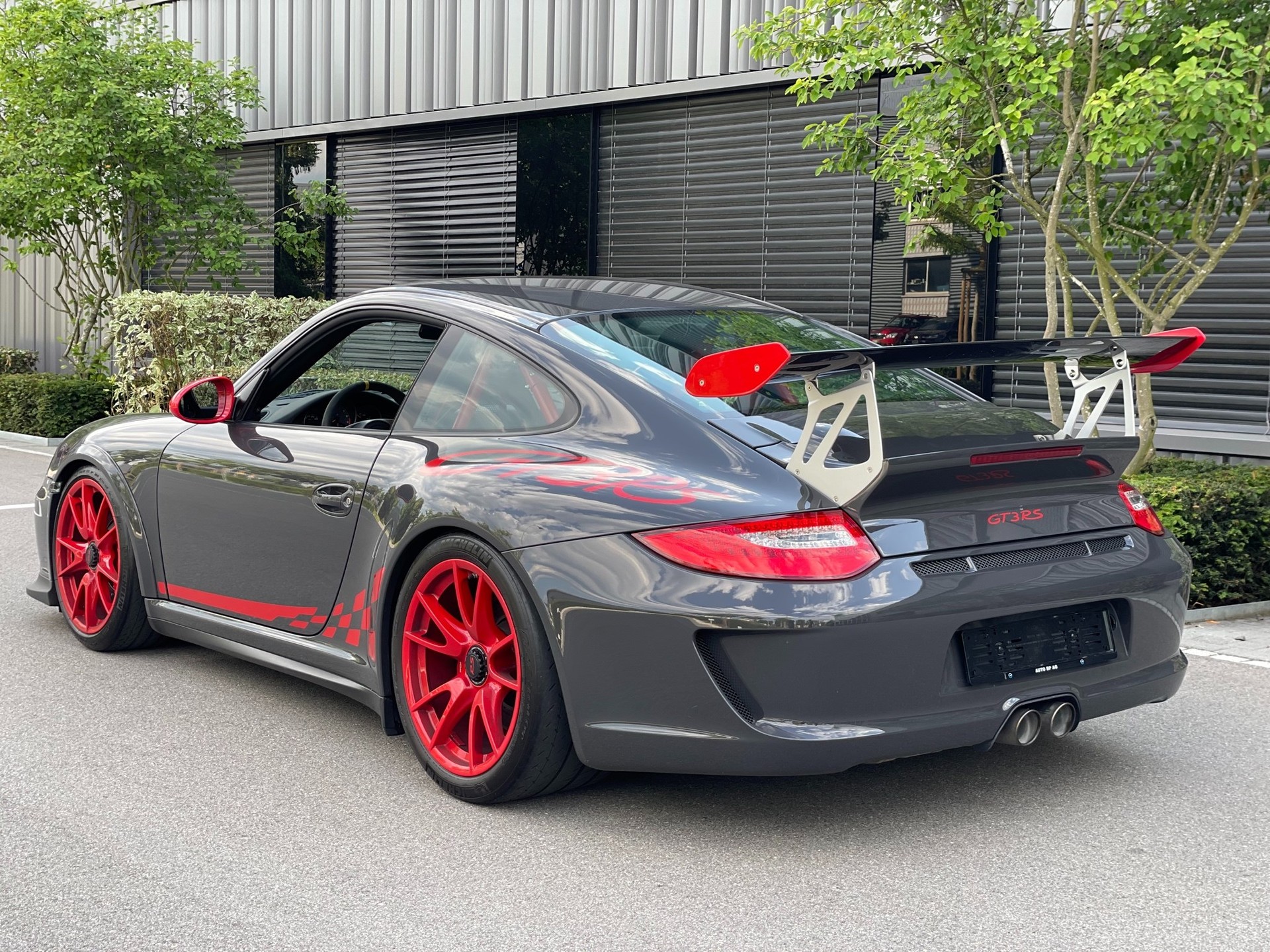 PORSCHE 911 GT3 RS-image-13