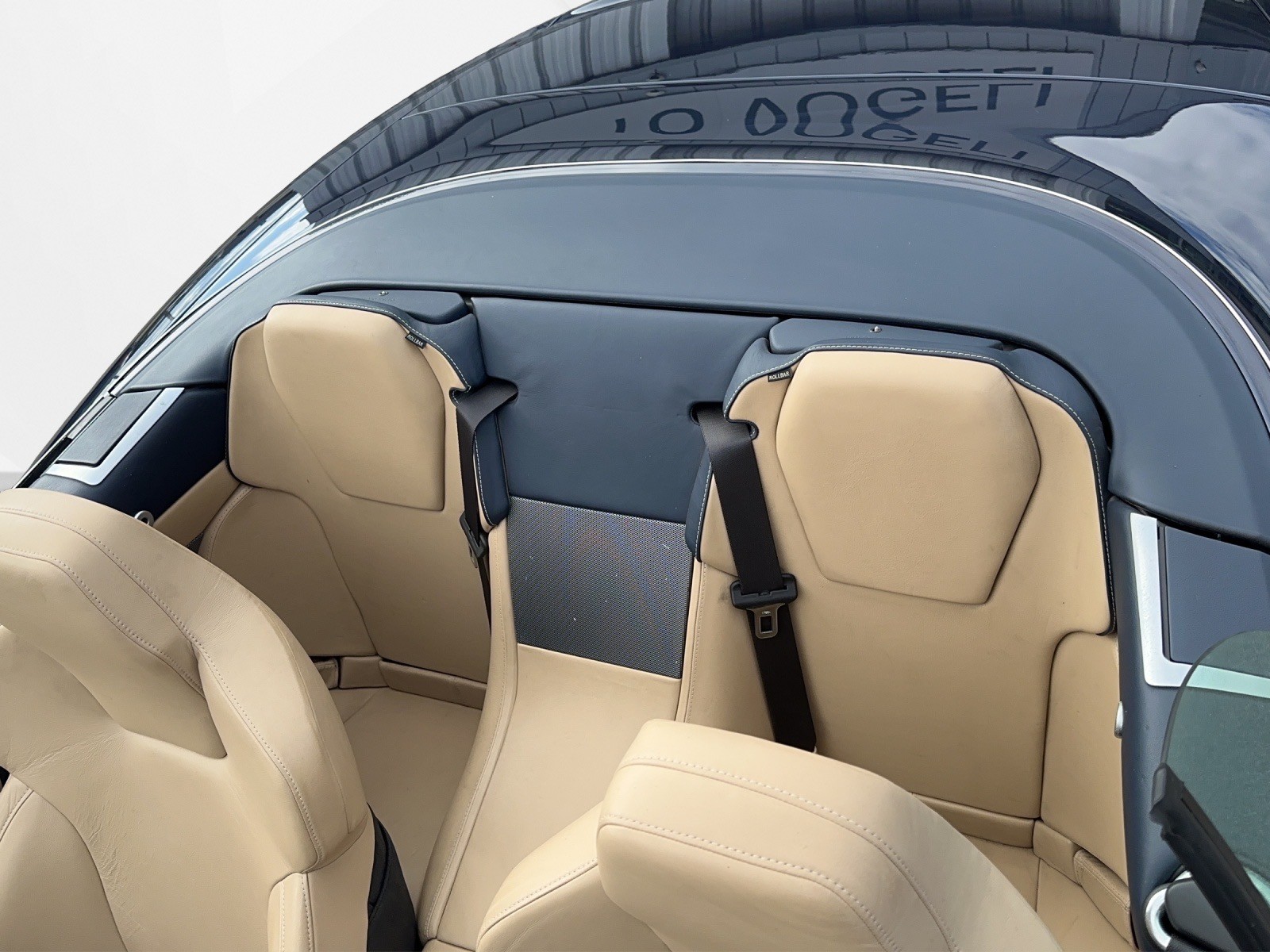 ASTON MARTIN DB9 Volante 5.9 V12-image-11