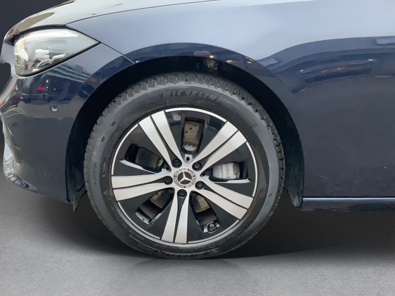 MERCEDES-BENZ C 300e Avantgarde-image-9