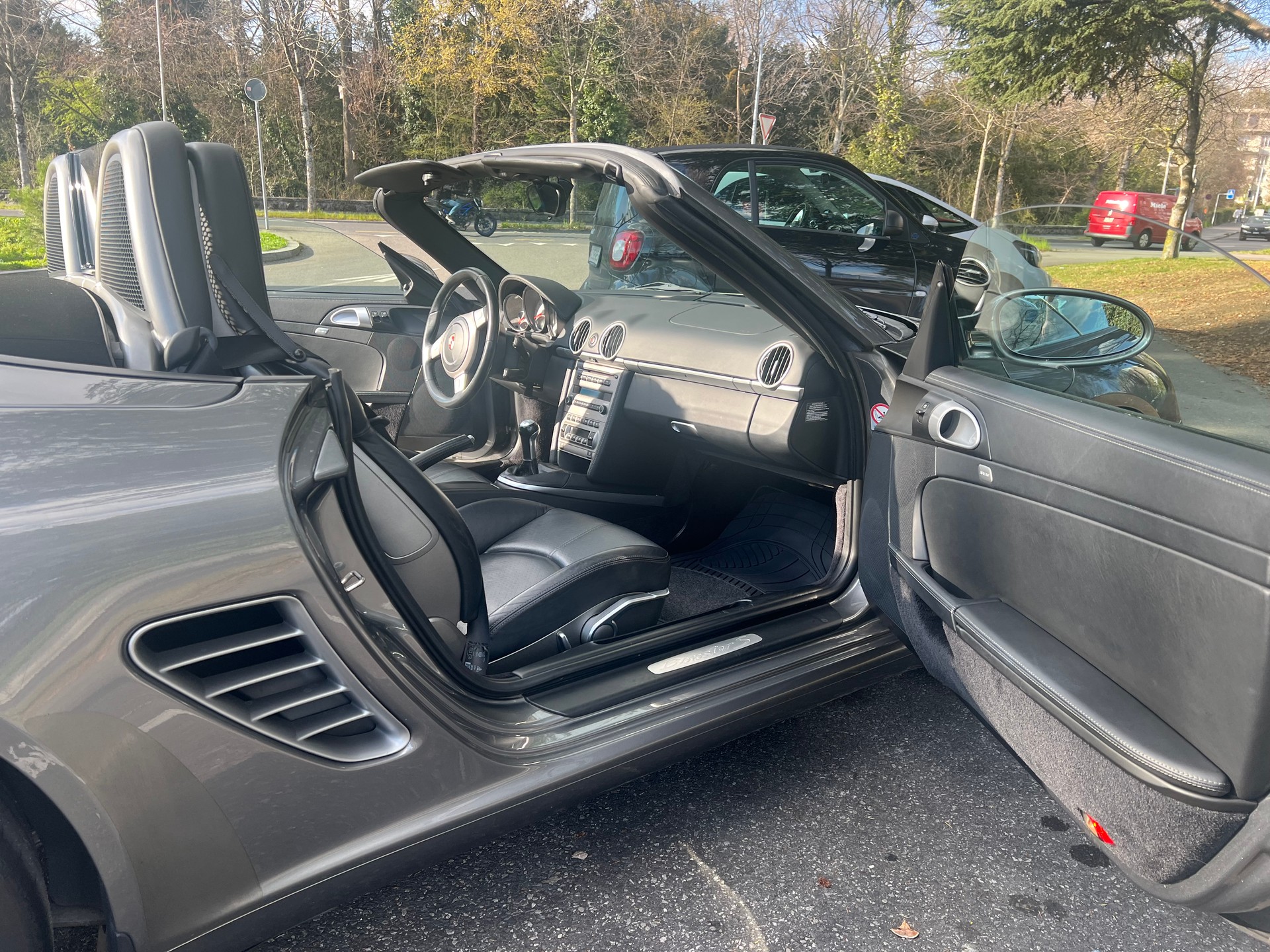PORSCHE S 3.4 6 Vitesses (Un seul propriétaire)-image-2