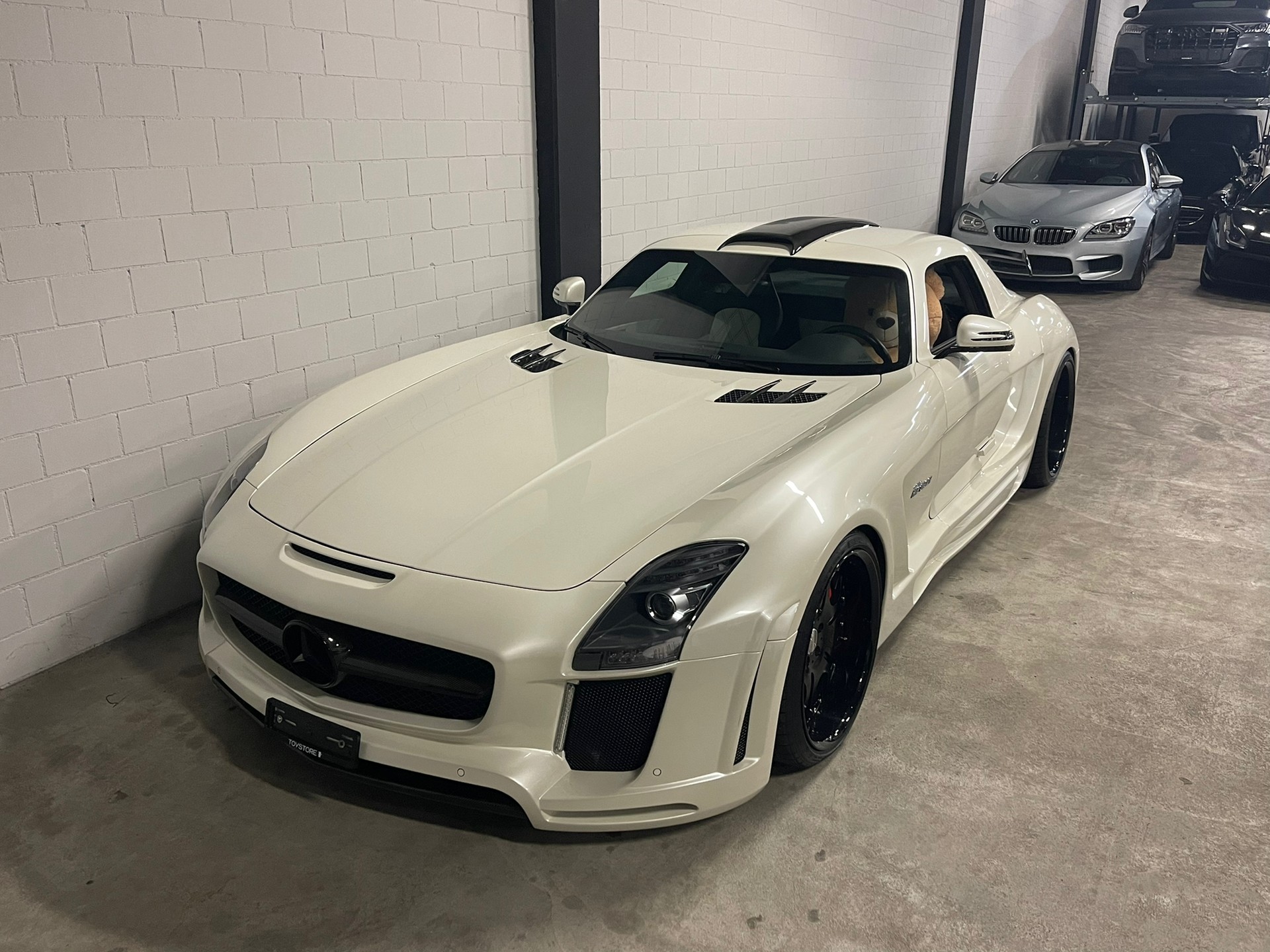 MERCEDES-BENZ SLS 63 AMG Speedshift FAB DESIGN GULLSTREAM-showroom-element-2