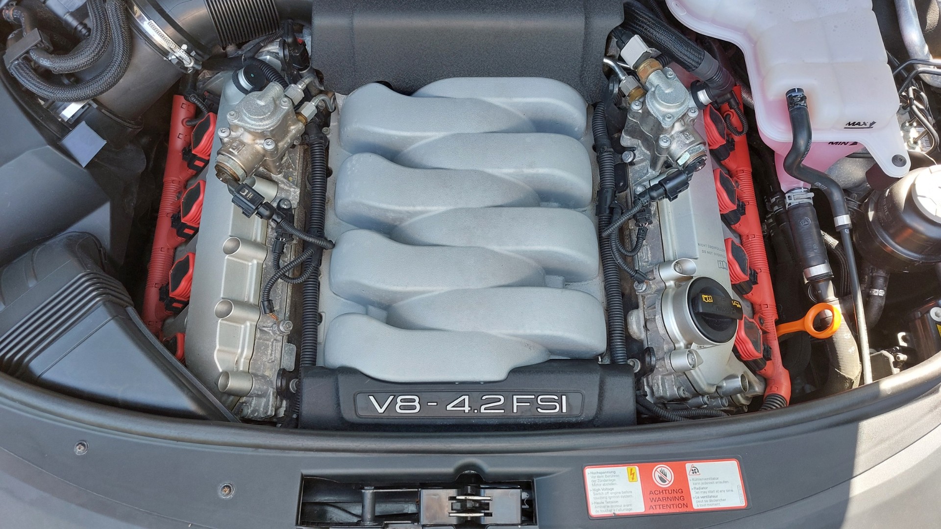 AUDI A6 Avant 4.2 V8 FSI quattro tiptronic-image-9