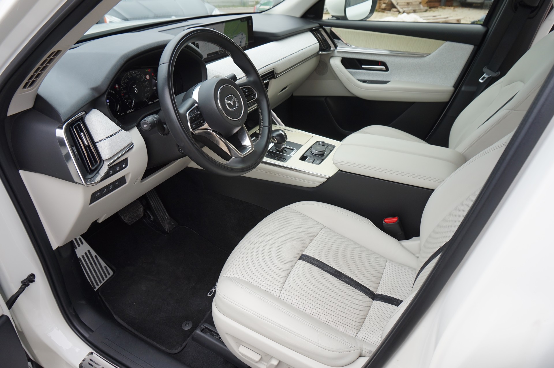 MAZDA CX-60 e-Skyactiv PHEV 327 AWD Takumi-image-9