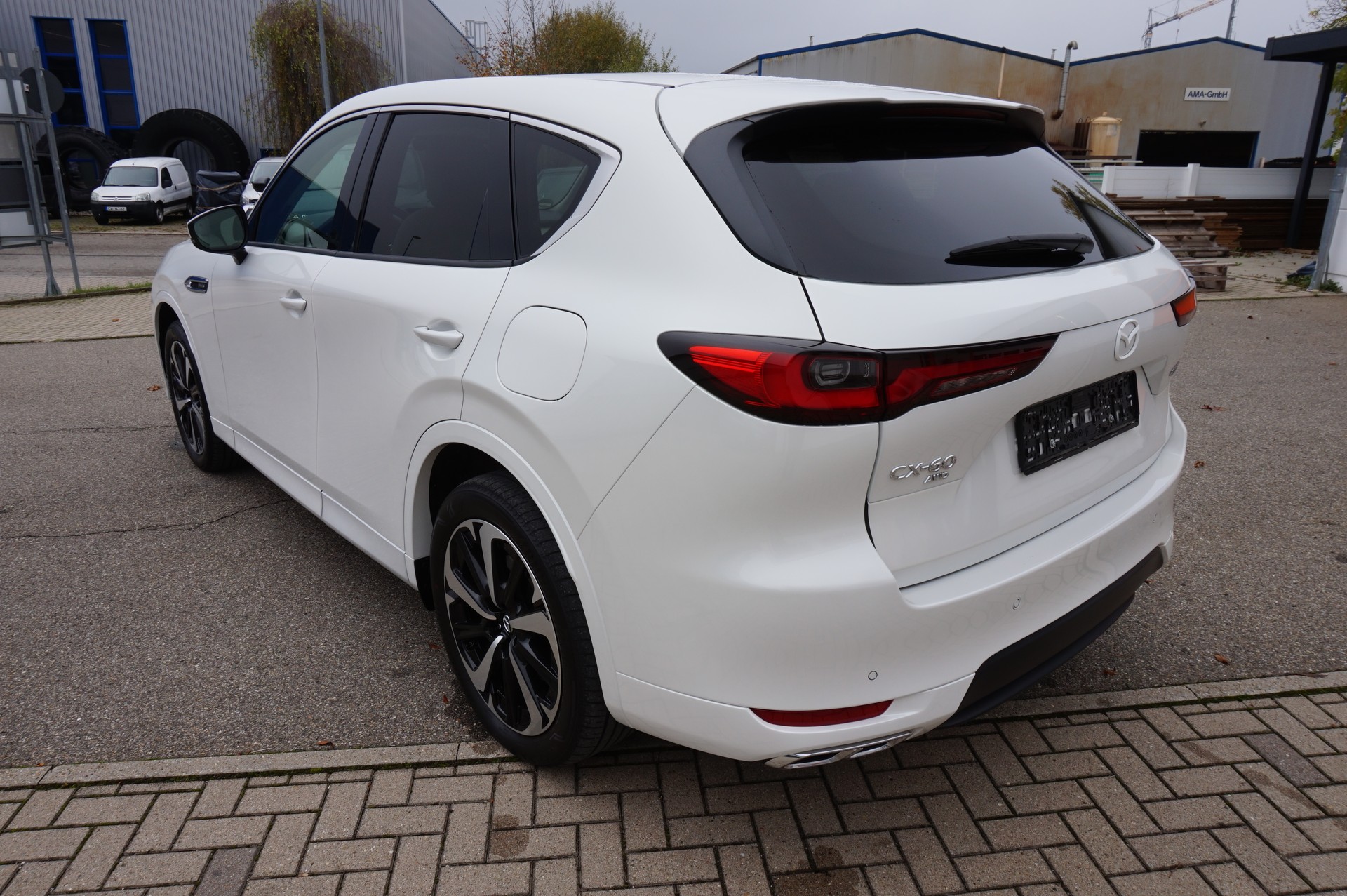 MAZDA CX-60 e-Skyactiv PHEV 327 AWD Takumi-image-6