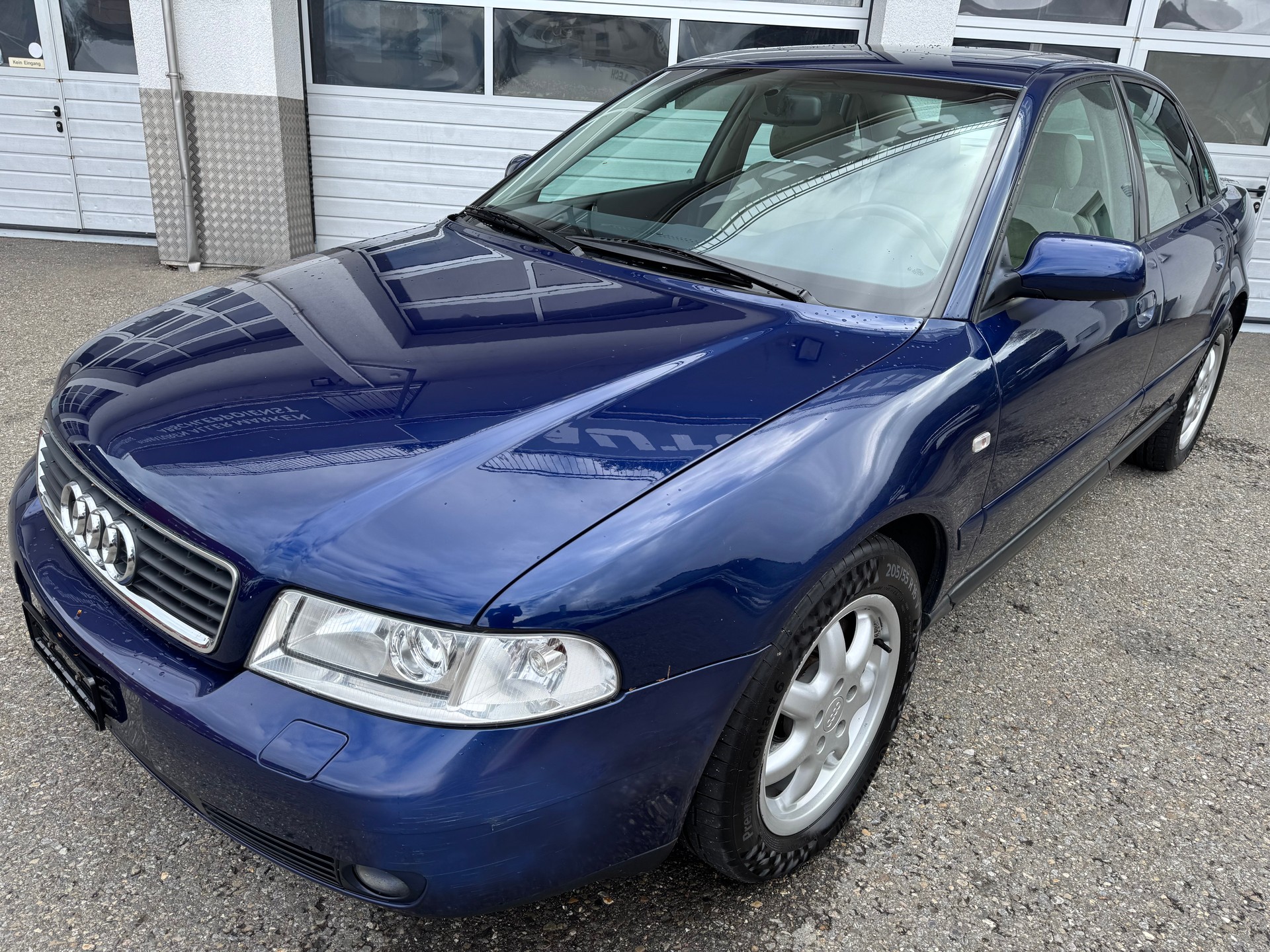 AUDI A4 2.8 quattro Advance-image-0