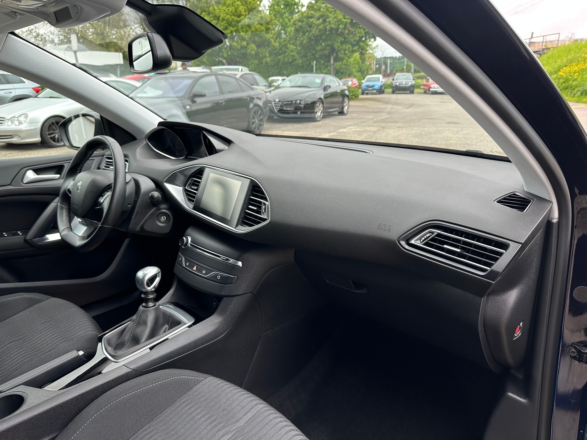 PEUGEOT 308 1.6 BlueHDI Active-image-16